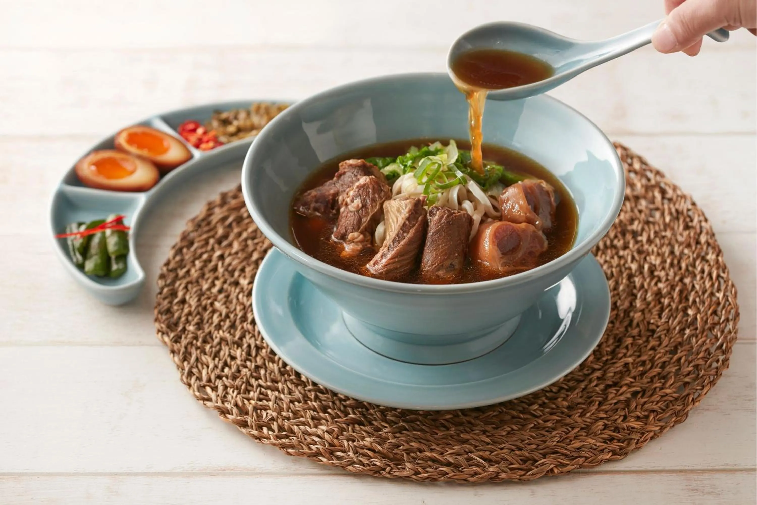 Lounge or bar in Sheraton Grand Taipei Hotel