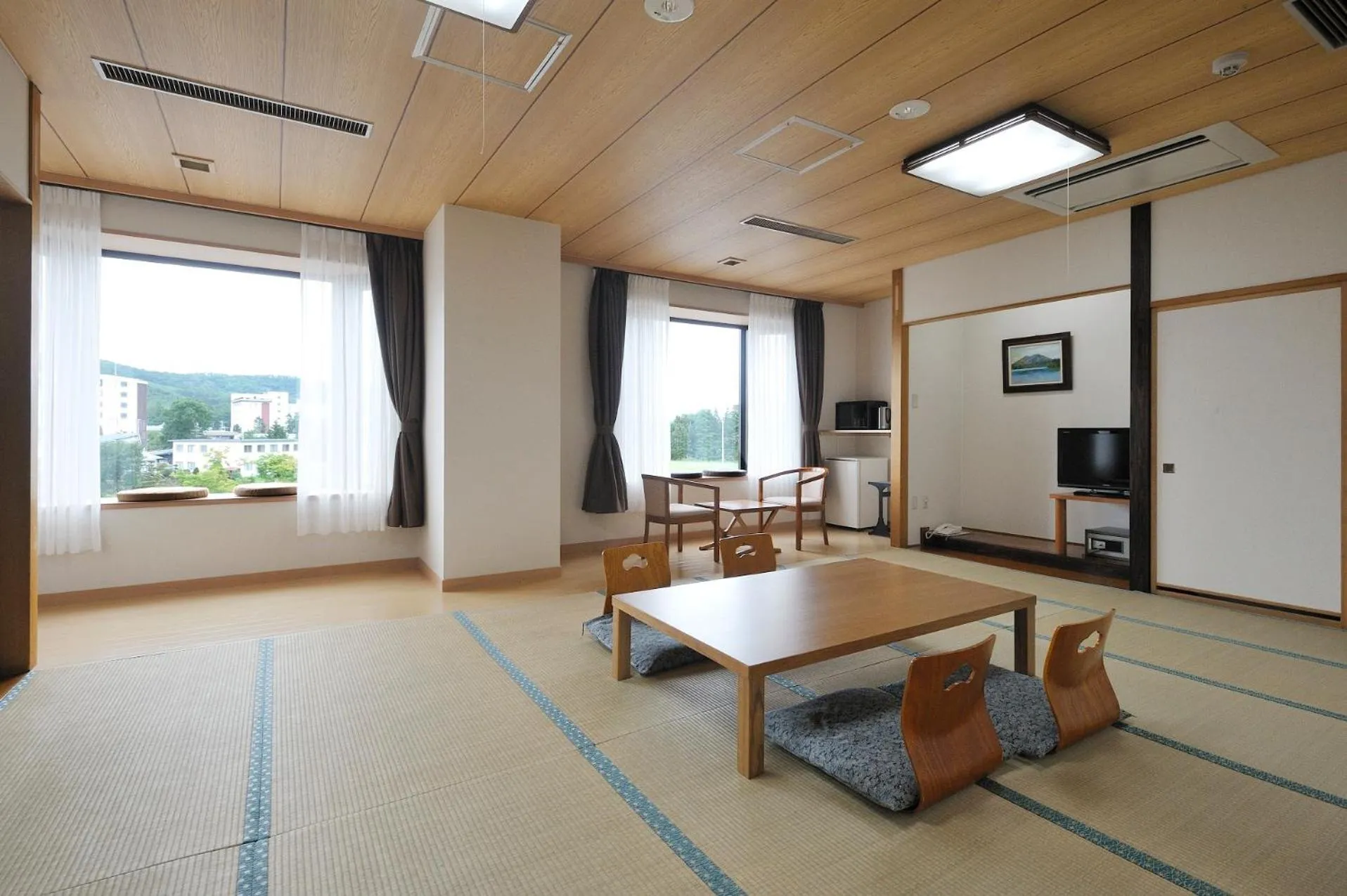 Photo of the whole room in Kangetsuen