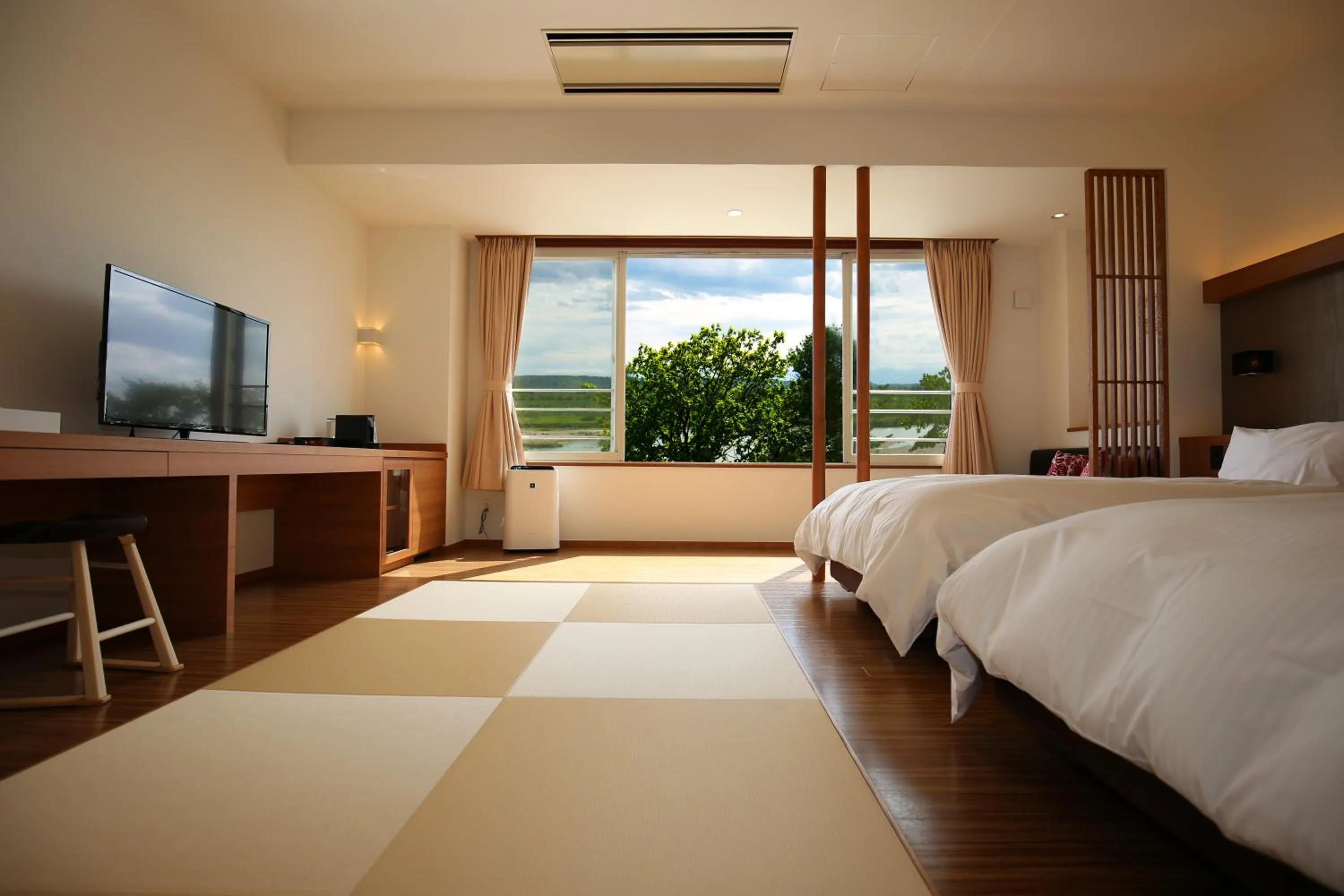 TV and multimedia, Bed in Kangetsuen