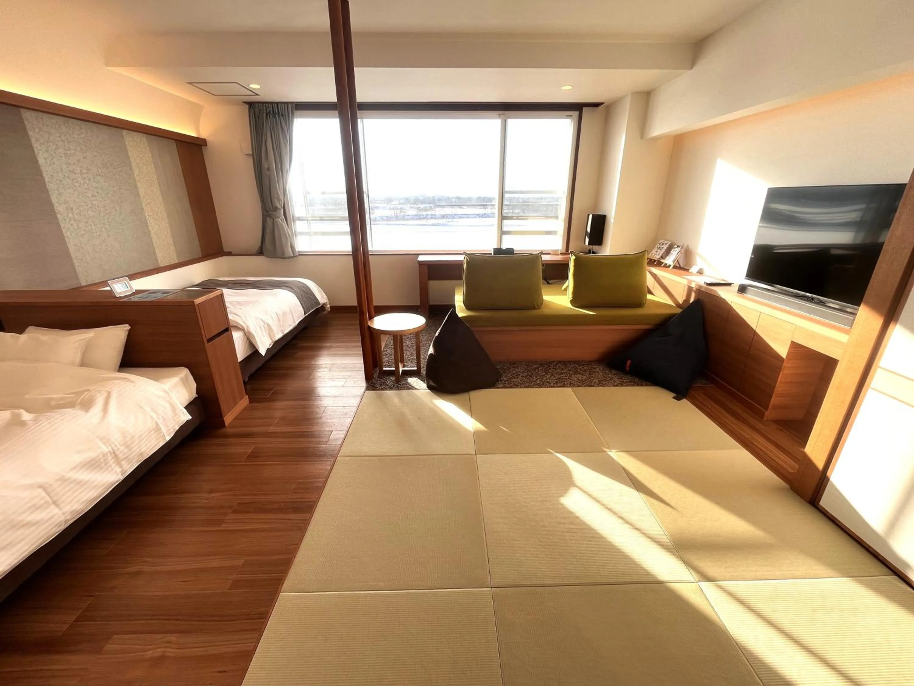 Photo of the whole room, Bed in Kangetsuen