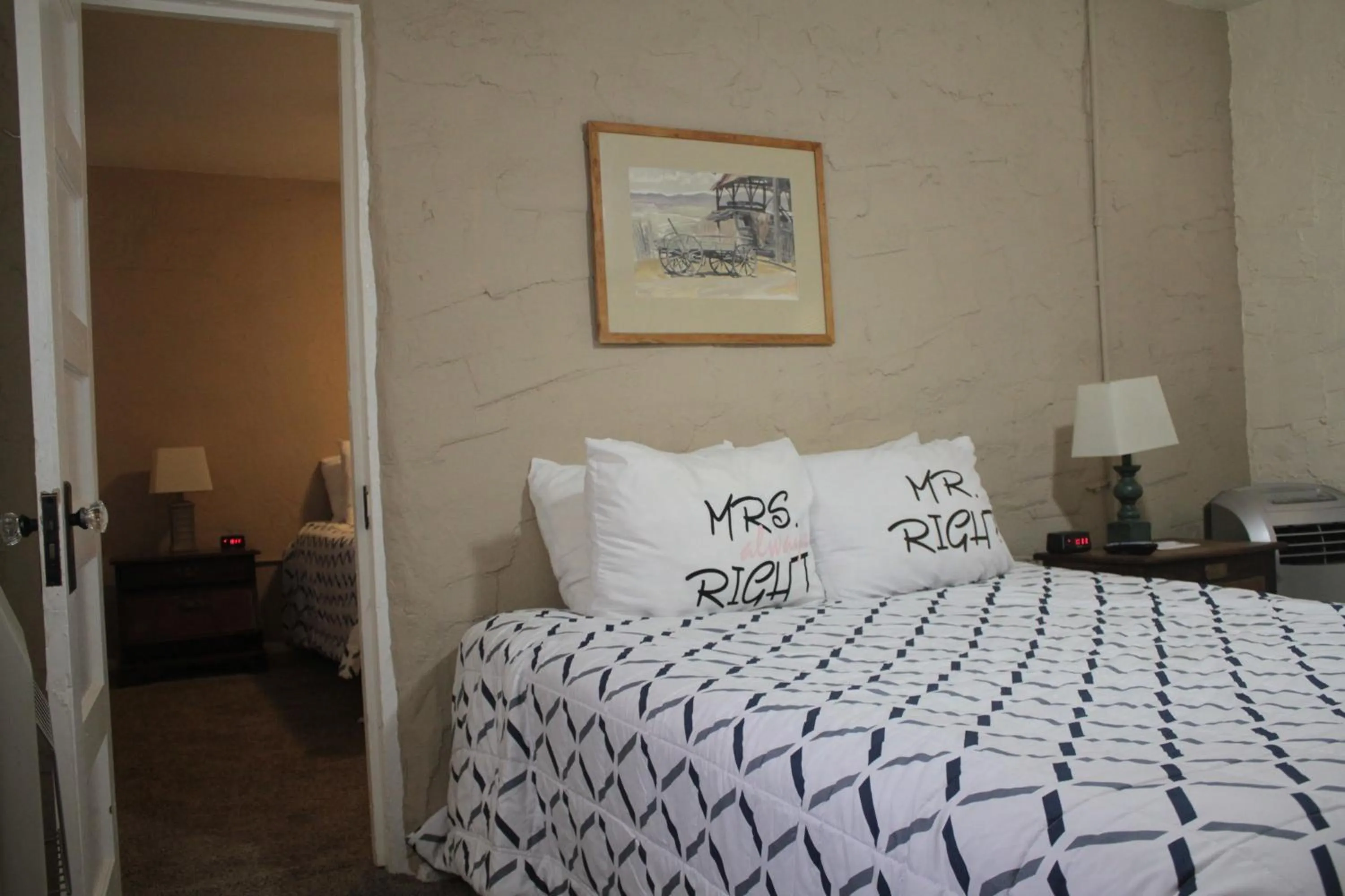 Bed in Grand Canyon West Hotel Sheps Miners Inn