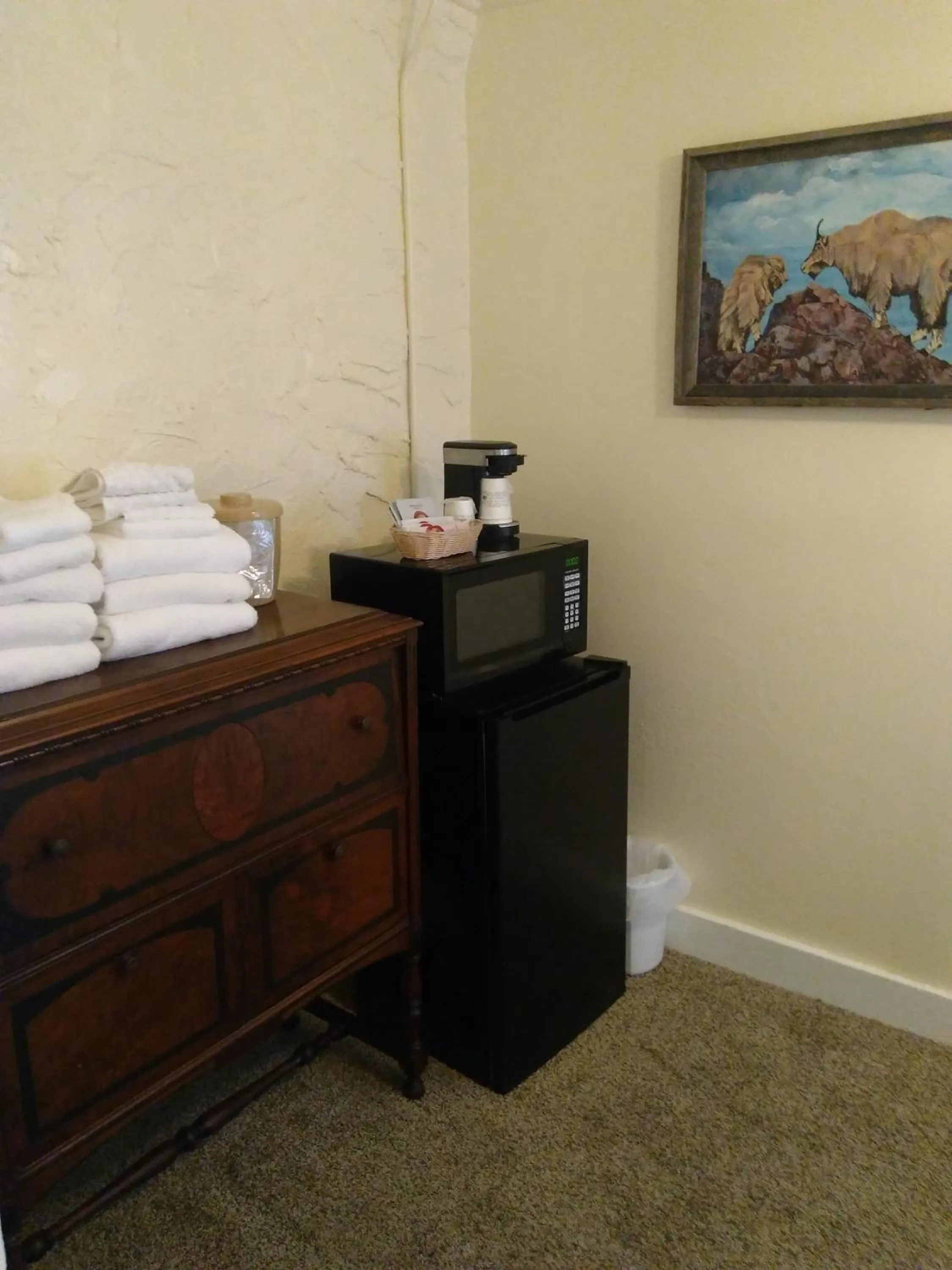 Grand Canyon West Hotel Sheps Miners Inn