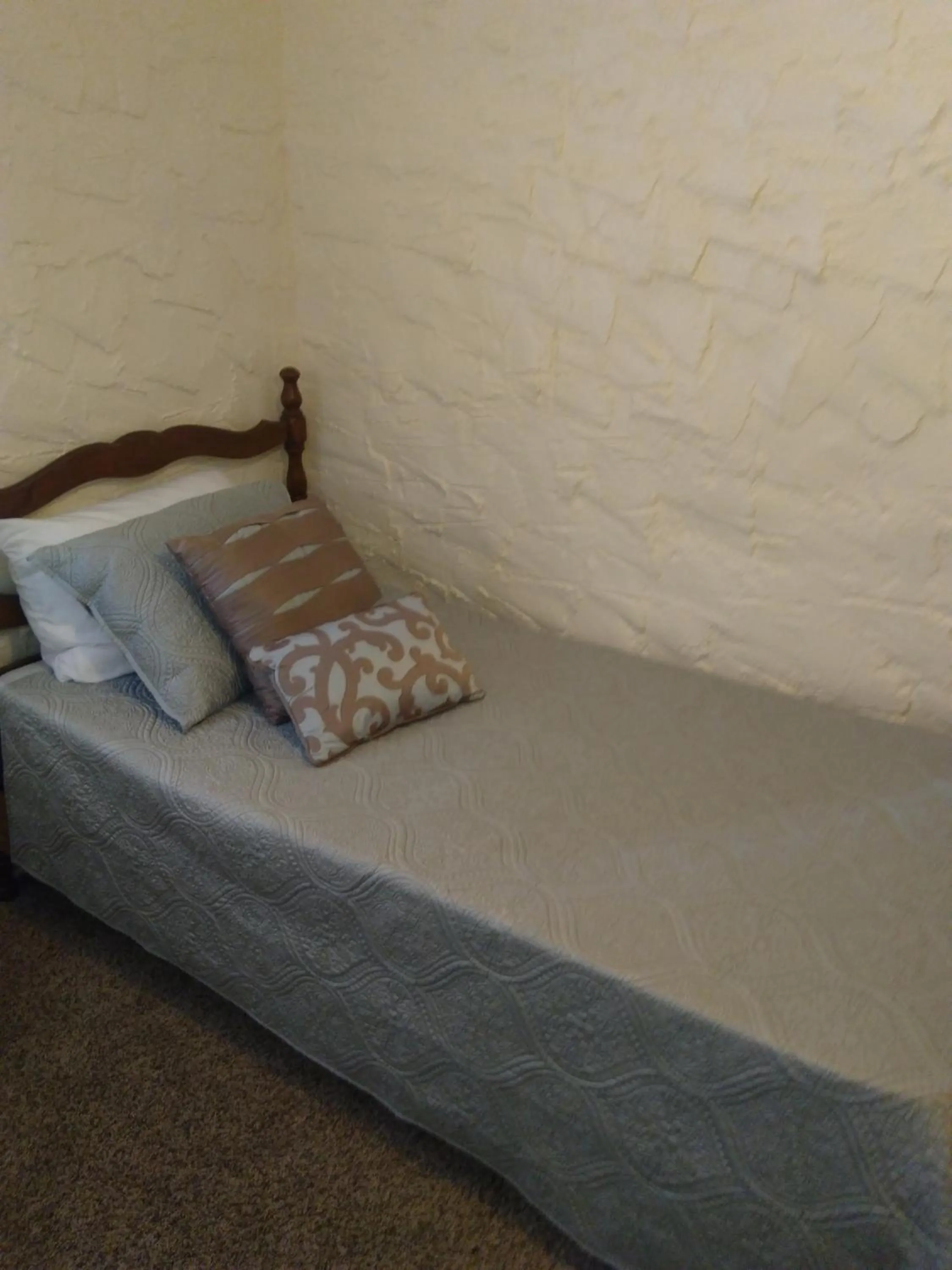 Bed in Grand Canyon West Hotel Sheps Miners Inn