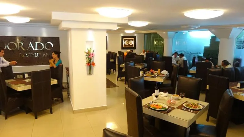 Restaurant/places to eat in Hotel Real Rex