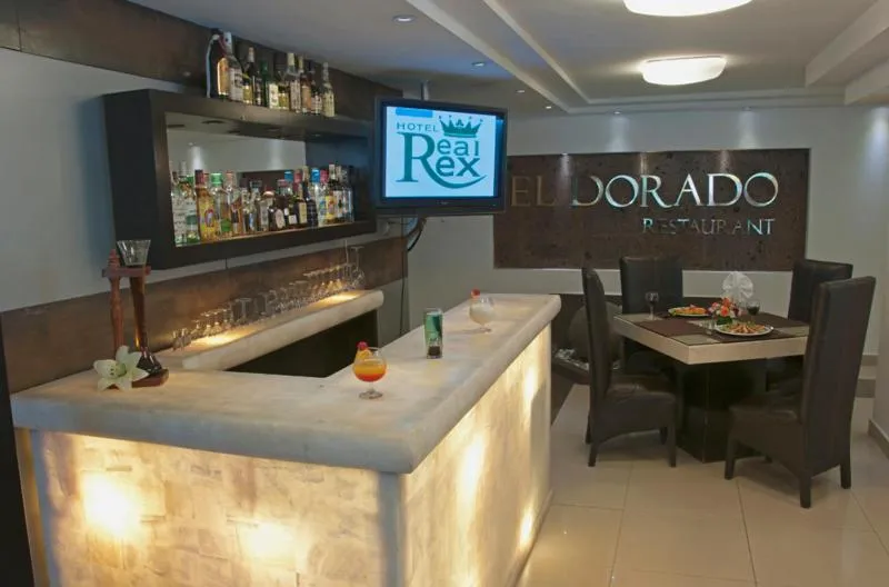 Restaurant/places to eat in Hotel Real Rex