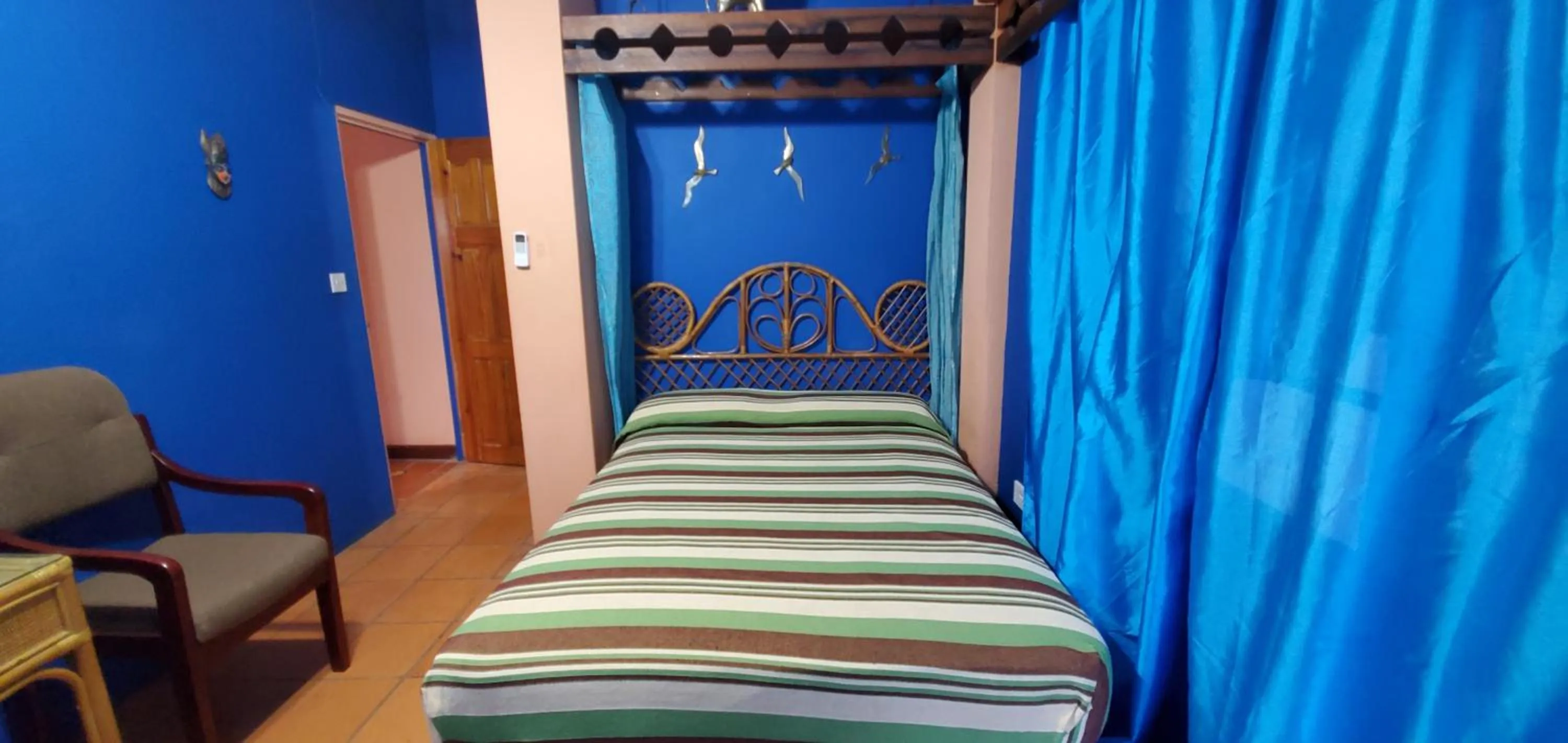 Bed in Reef View Pavilions - Villas & Condos