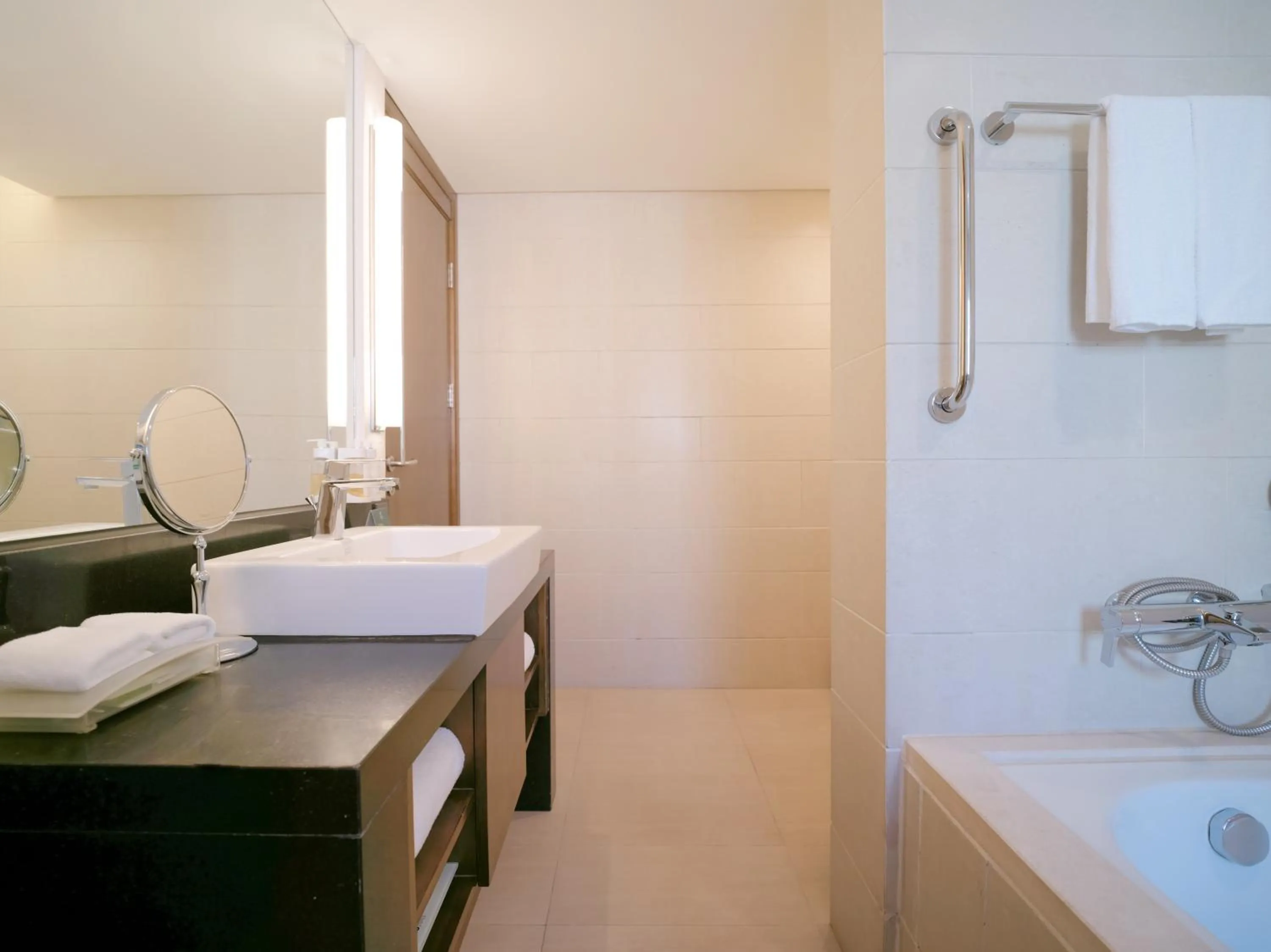 Holiday Inn Qingdao City Center by IHG - May 4th Square