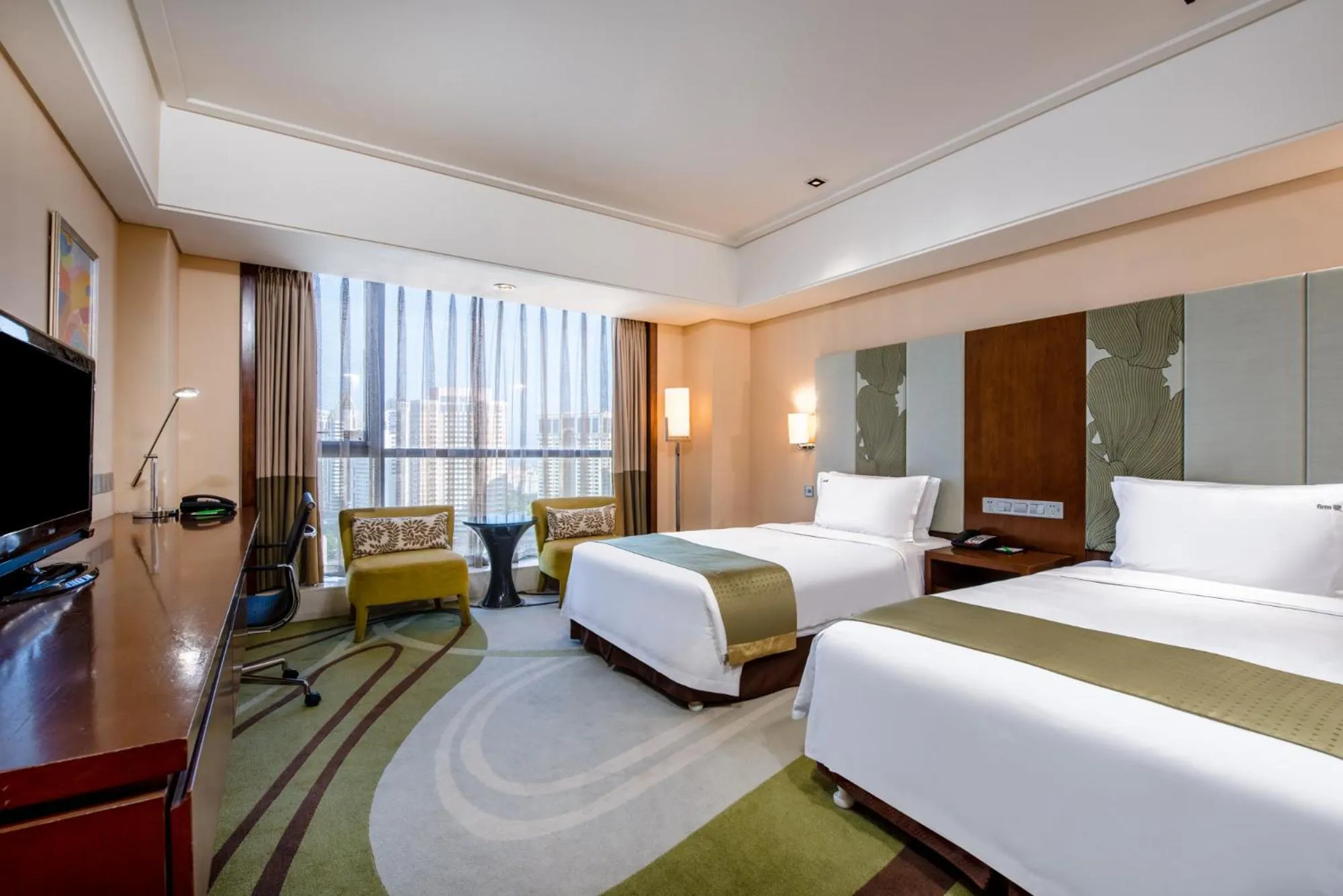Bed in Holiday Inn Qingdao City Center by IHG - May 4th Square