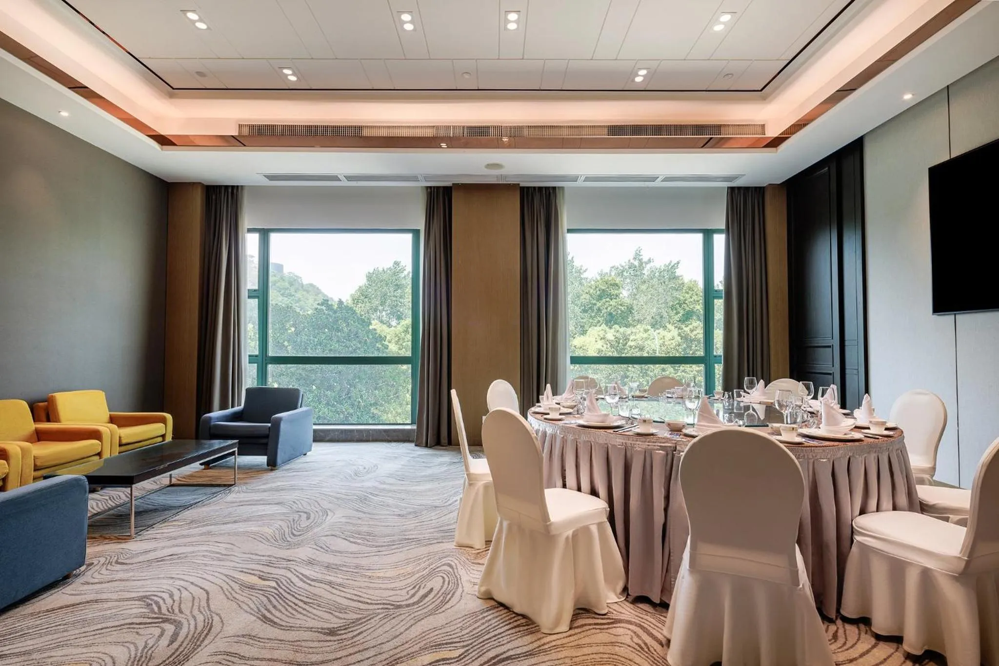 Meeting/conference room in Holiday Inn Wuhan Riverside by IHG