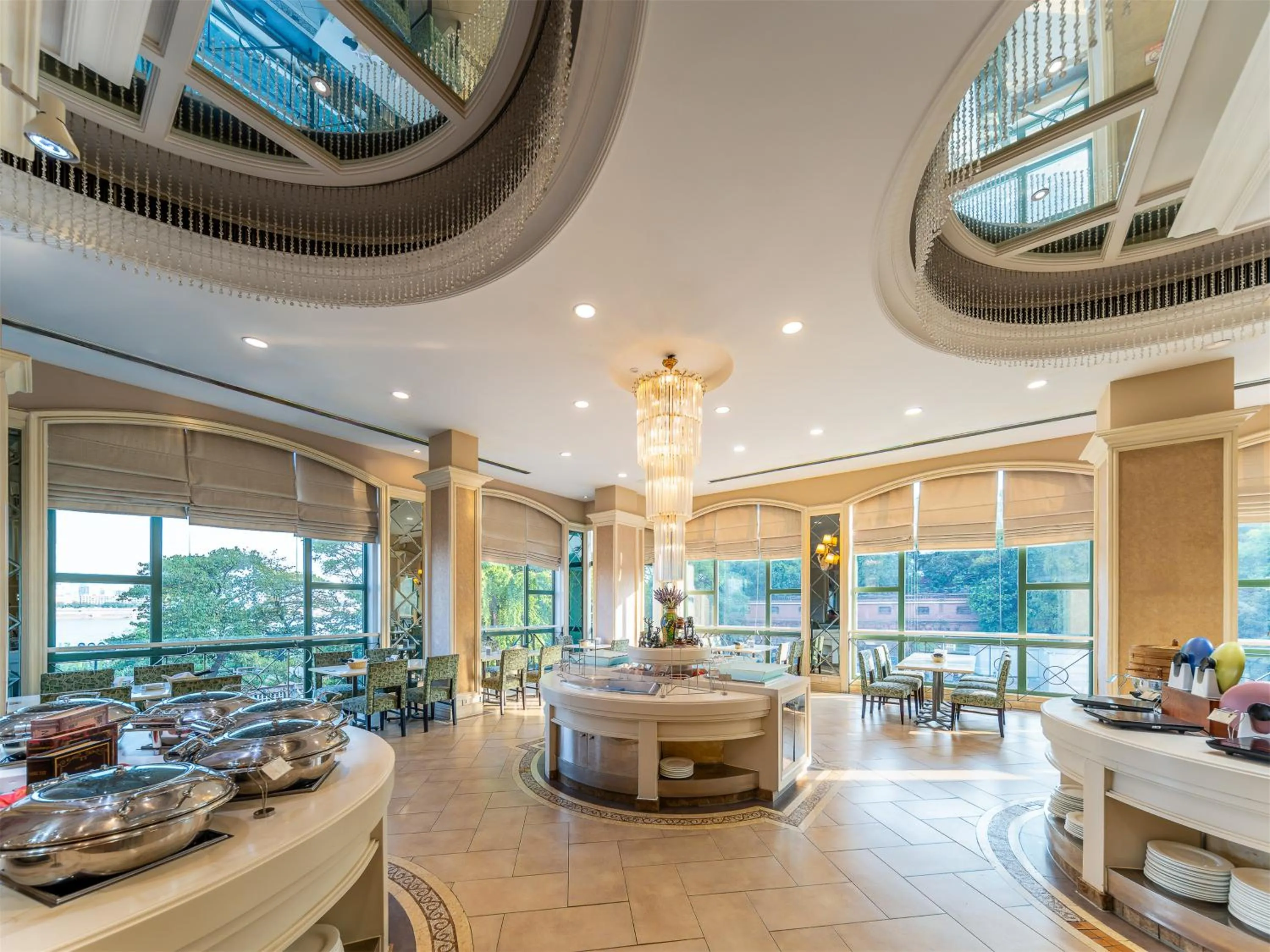 Restaurant/places to eat in Holiday Inn Wuhan Riverside by IHG