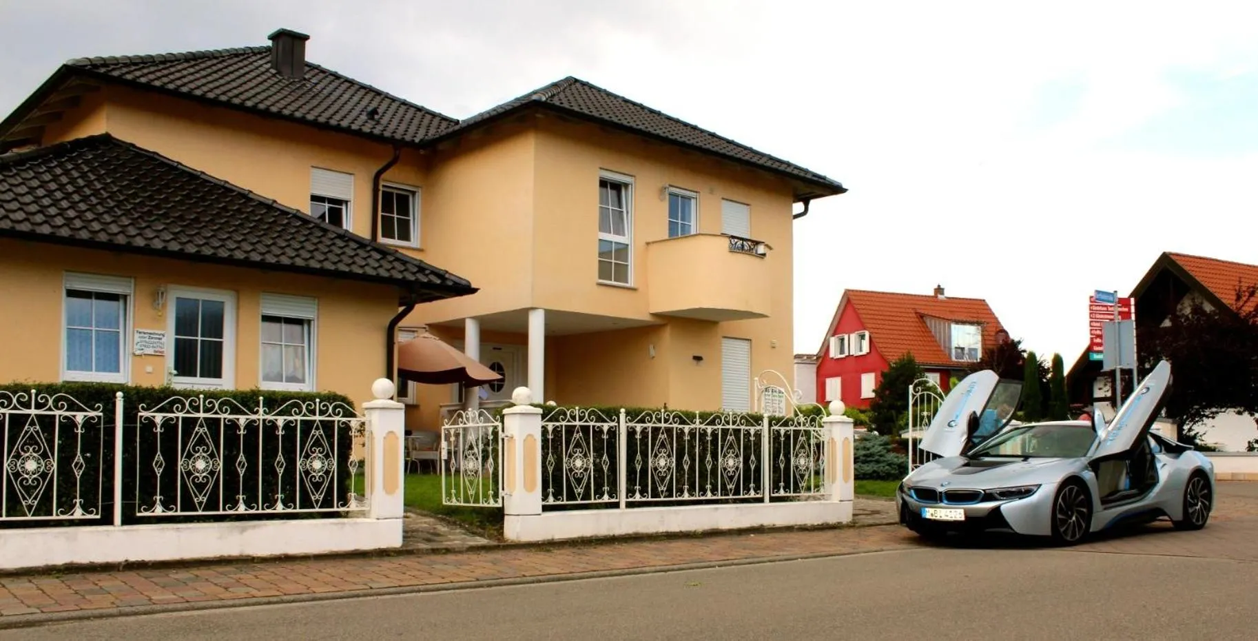 Gästehaus Tante Tienchen 7 Minuten zu Fuss zum Europa Park , plus kostenloses Parkplatzticket Rulantica ,alle unsere Suiten haben einen Balkon