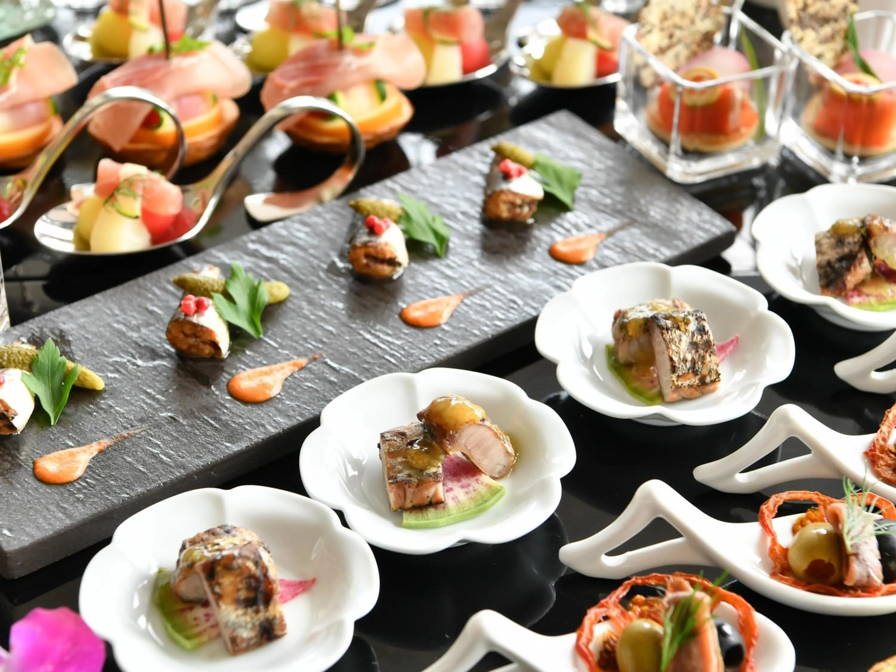 Lounge or bar in Garden Terrace Saga Hotel & Resorts