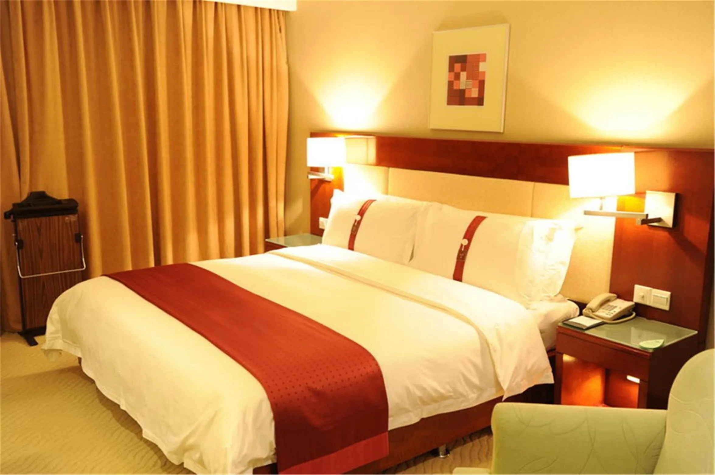 Bed, Room Photo in Holiday Inn Hohhot