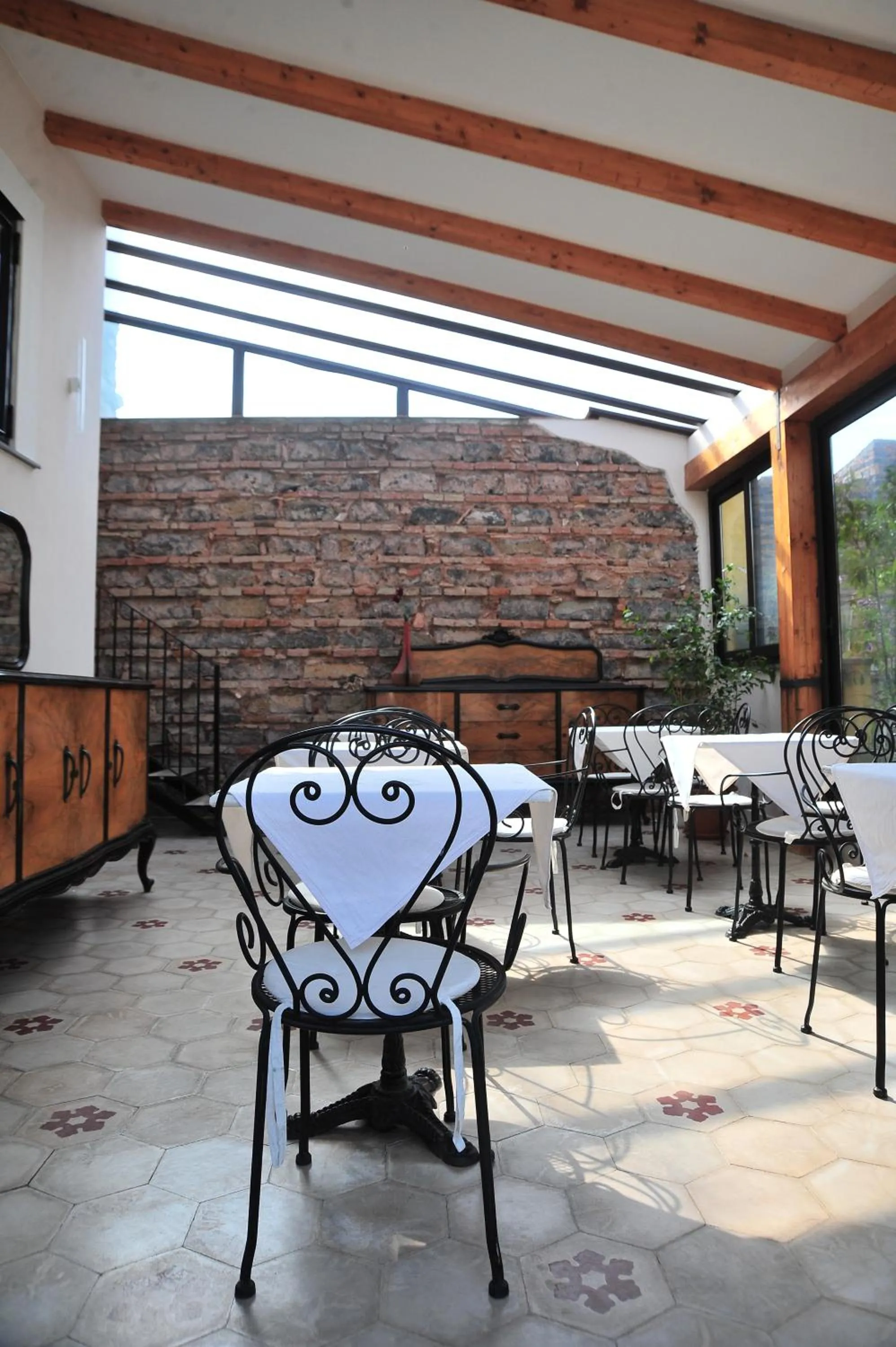 Restaurant/places to eat in Sangiuliano114 B&B