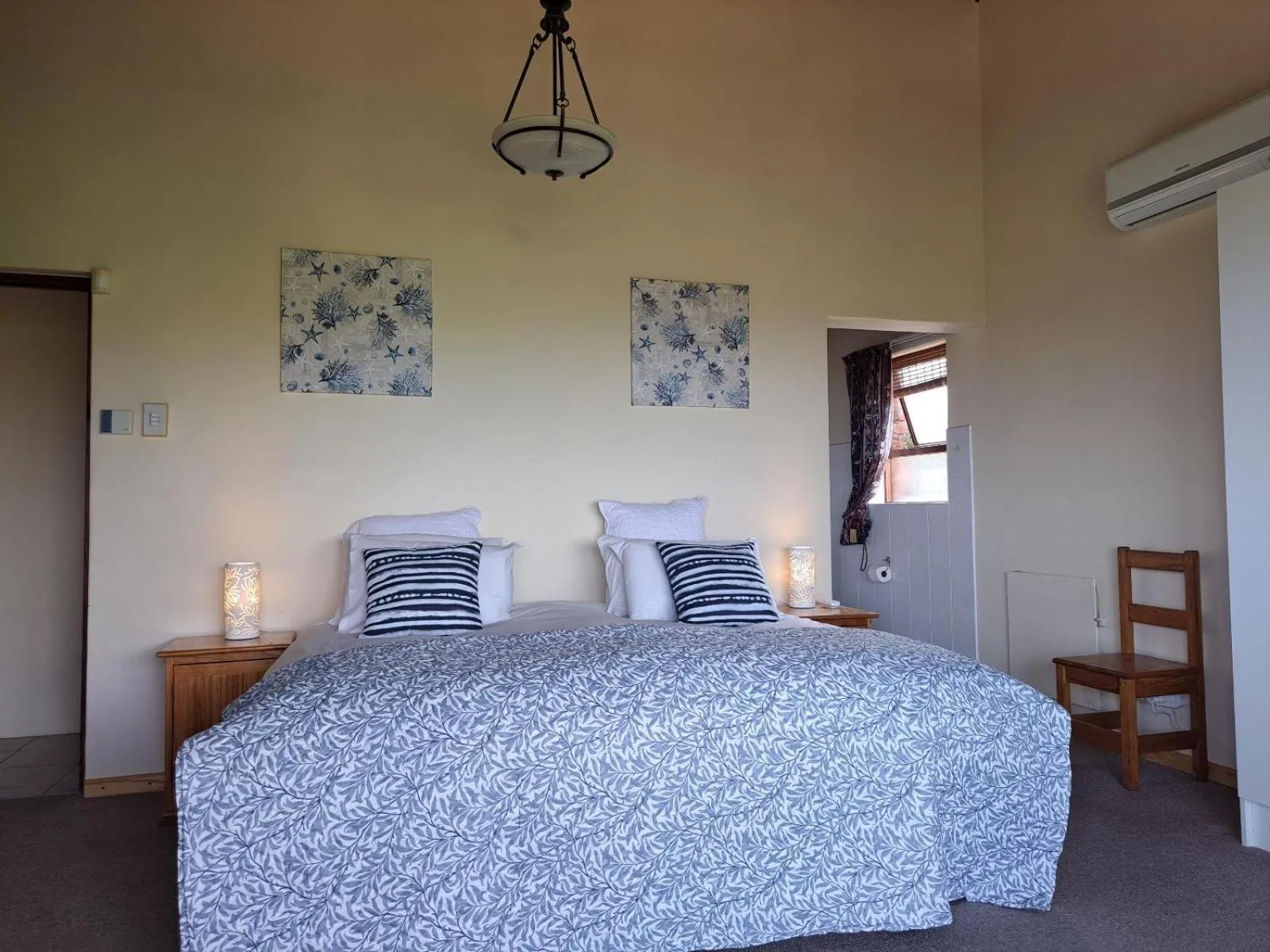 Bed in Dolphin View Guesthouse