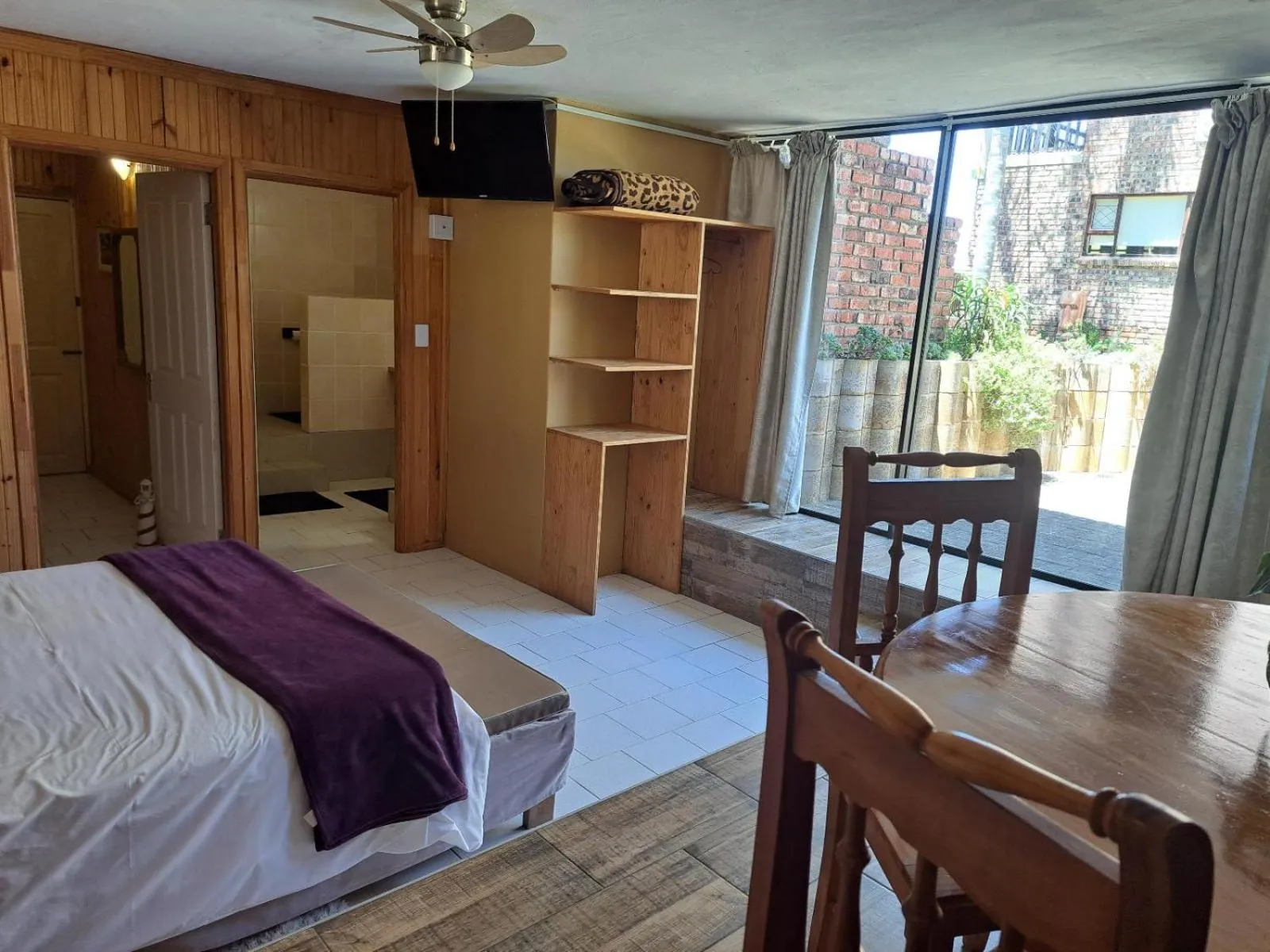 Bed in Dolphin View Guesthouse