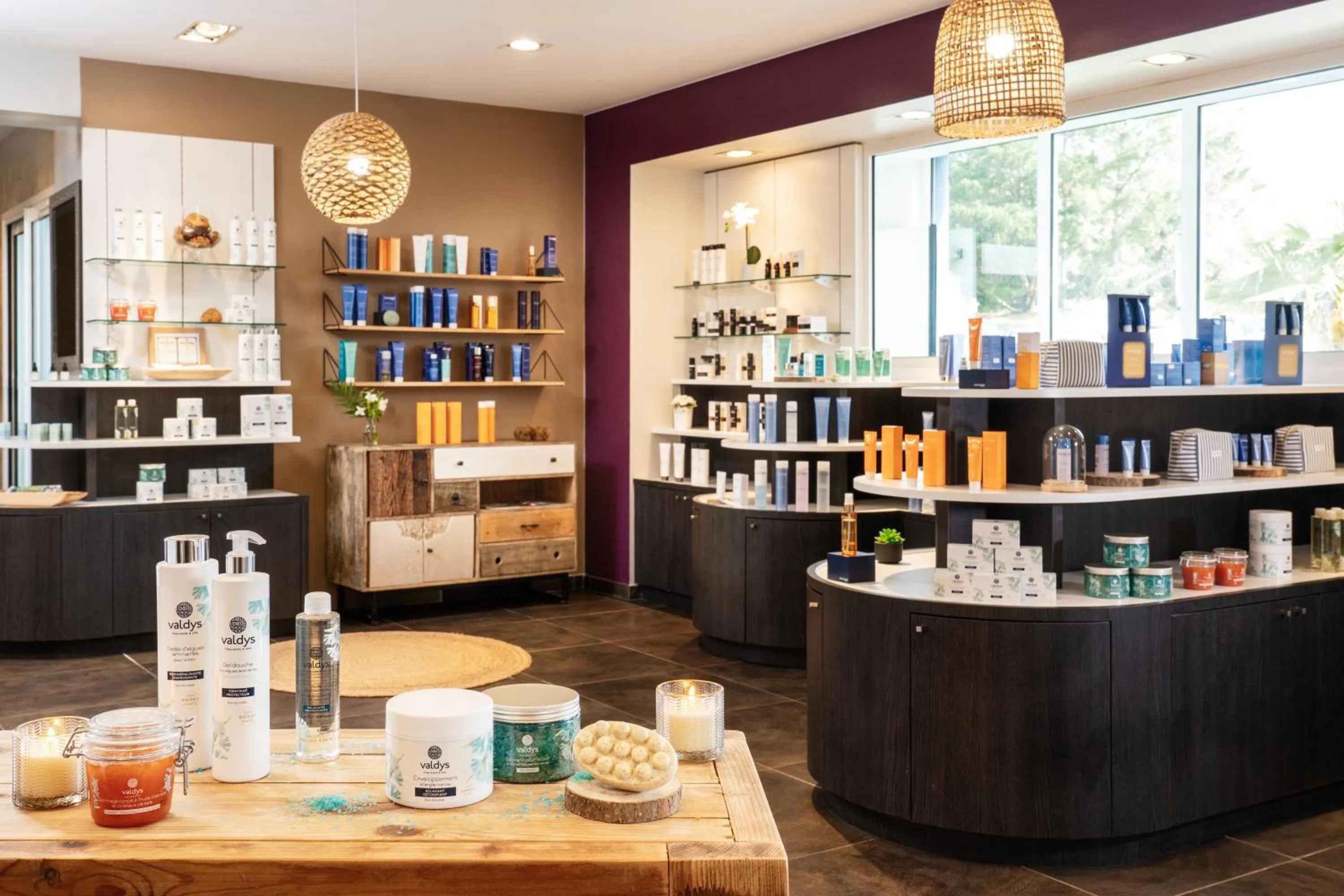 On-site shops in Résidence Valdys Thalasso & Spa - les Pins