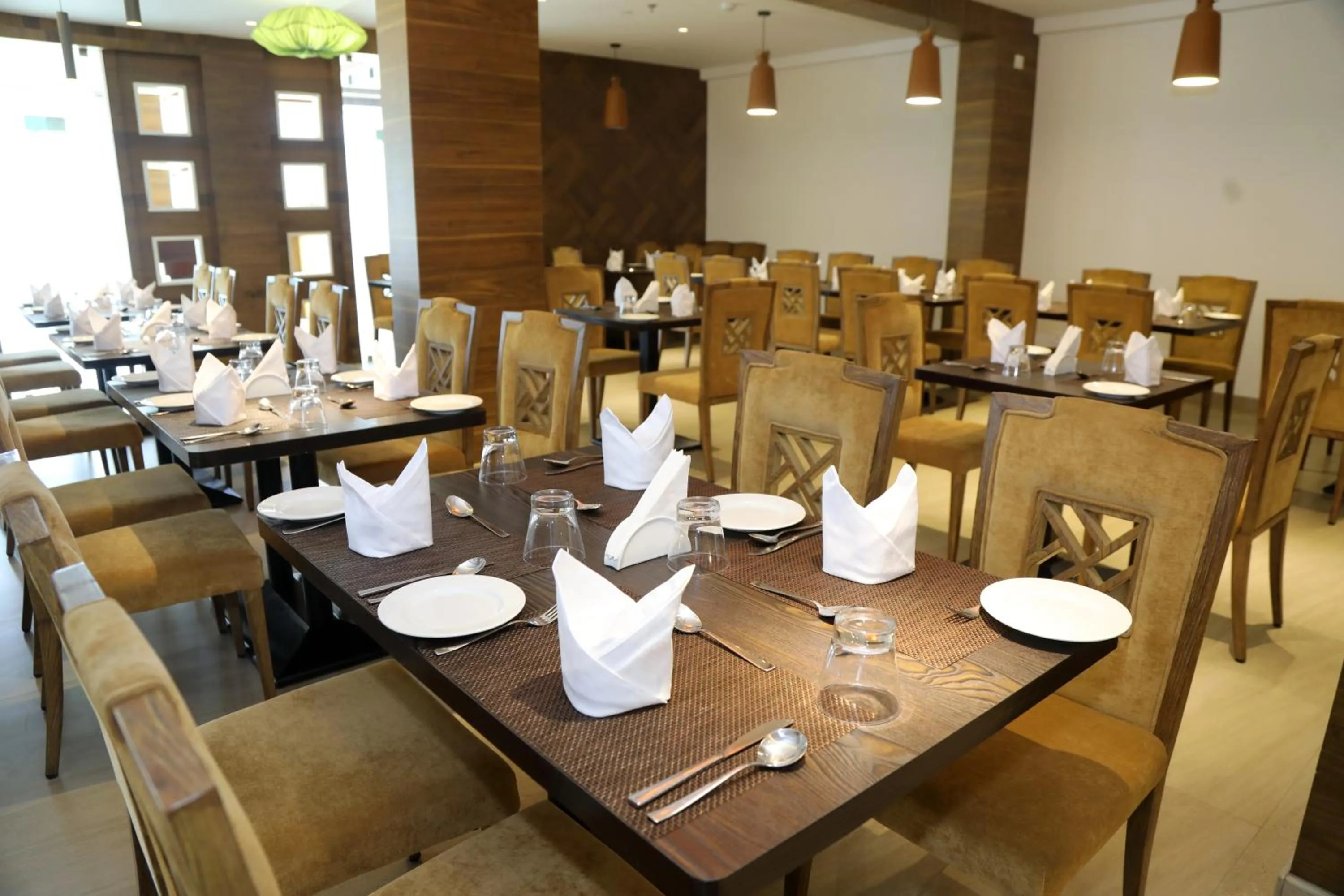 Restaurant/places to eat in Casa Montana Munnar