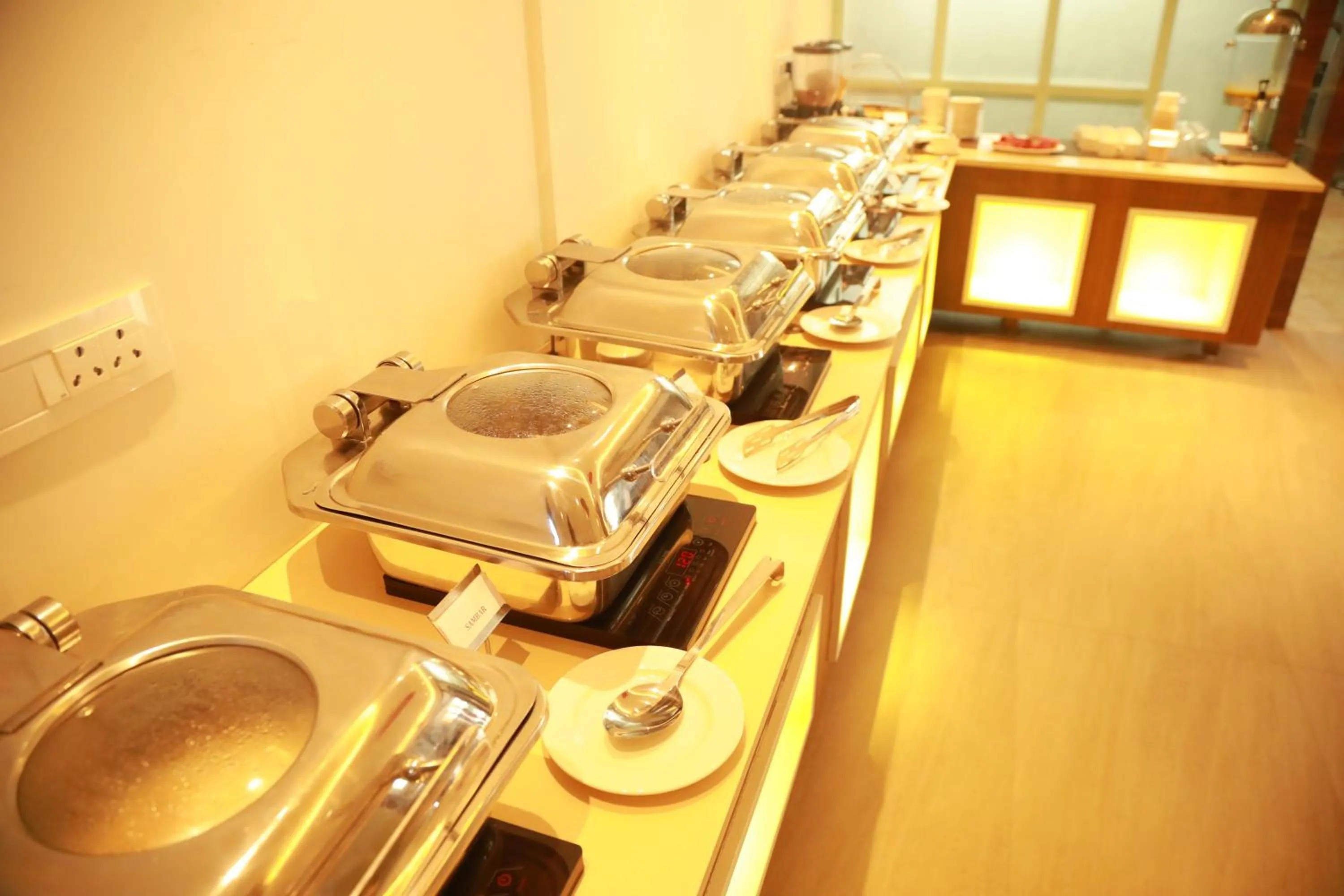 Restaurant/places to eat in Casa Montana Munnar