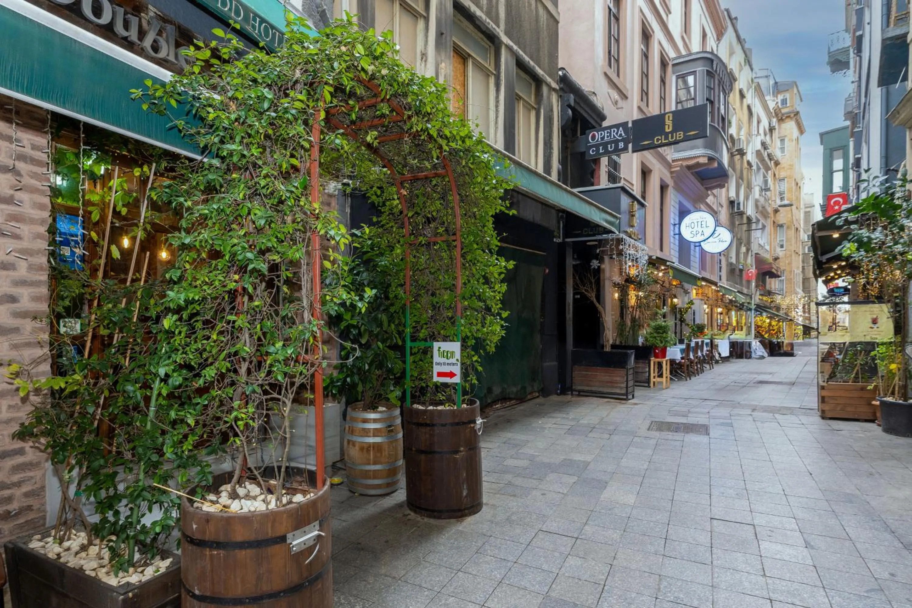 Quiet street view in Double DD Hotel
