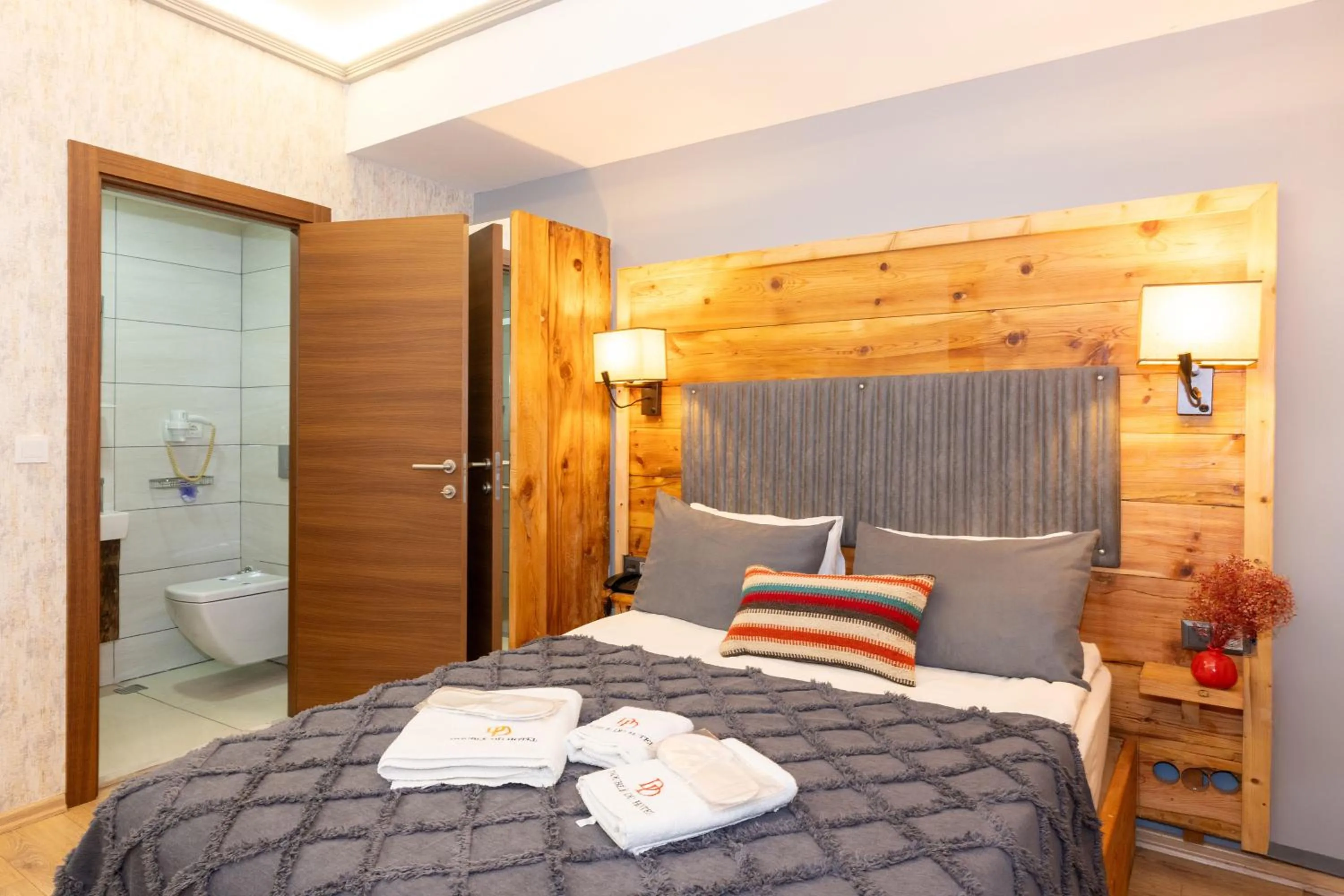 Bed in Double DD Hotel