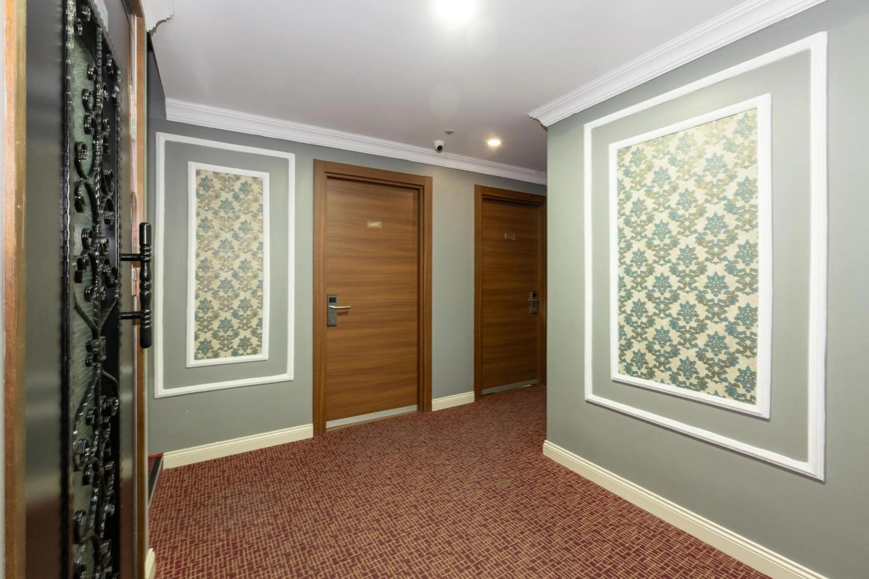 elevator in Double DD Hotel