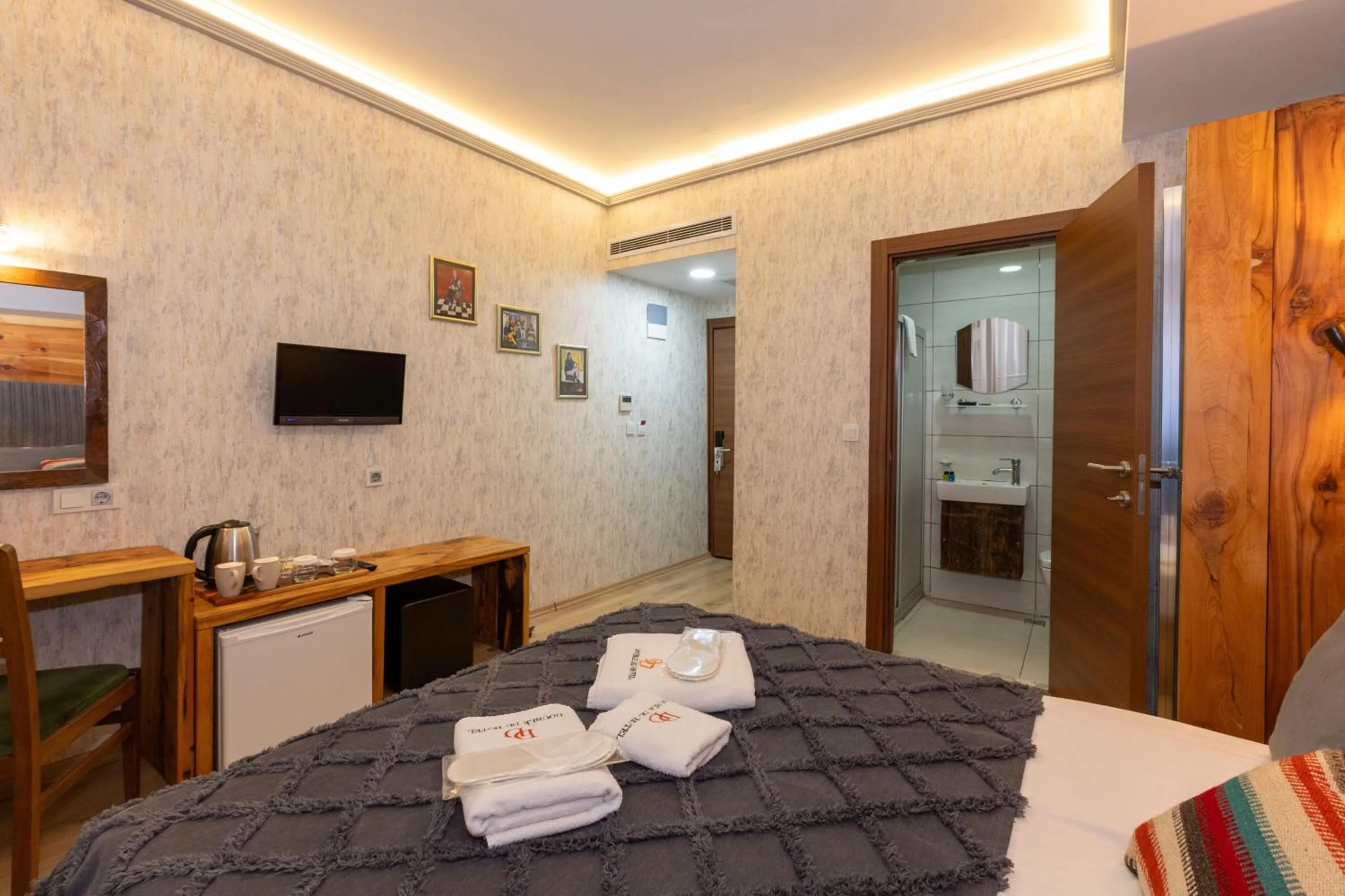 Bed in Double DD Hotel