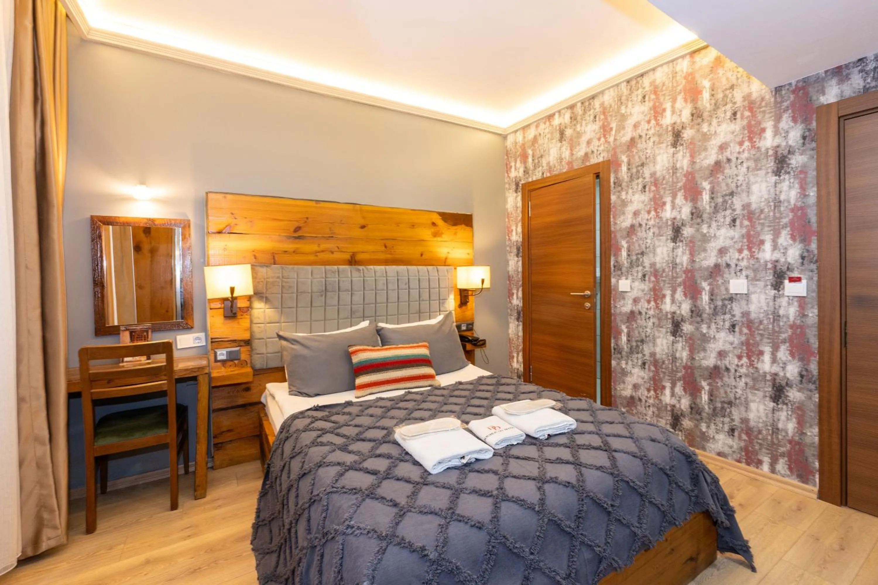 Photo of the whole room, Bed in Double DD Hotel