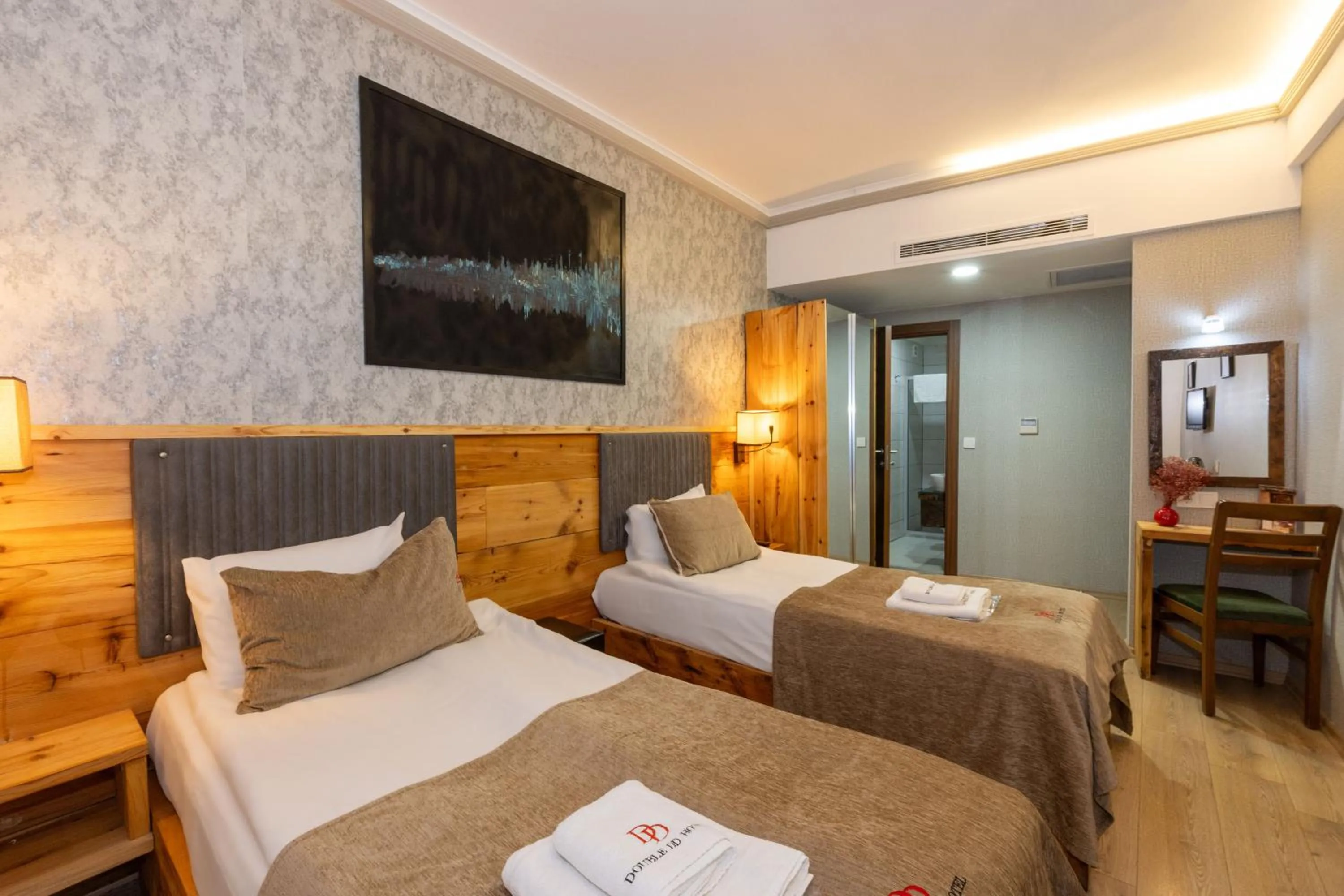 Photo of the whole room, Bed in Double DD Hotel