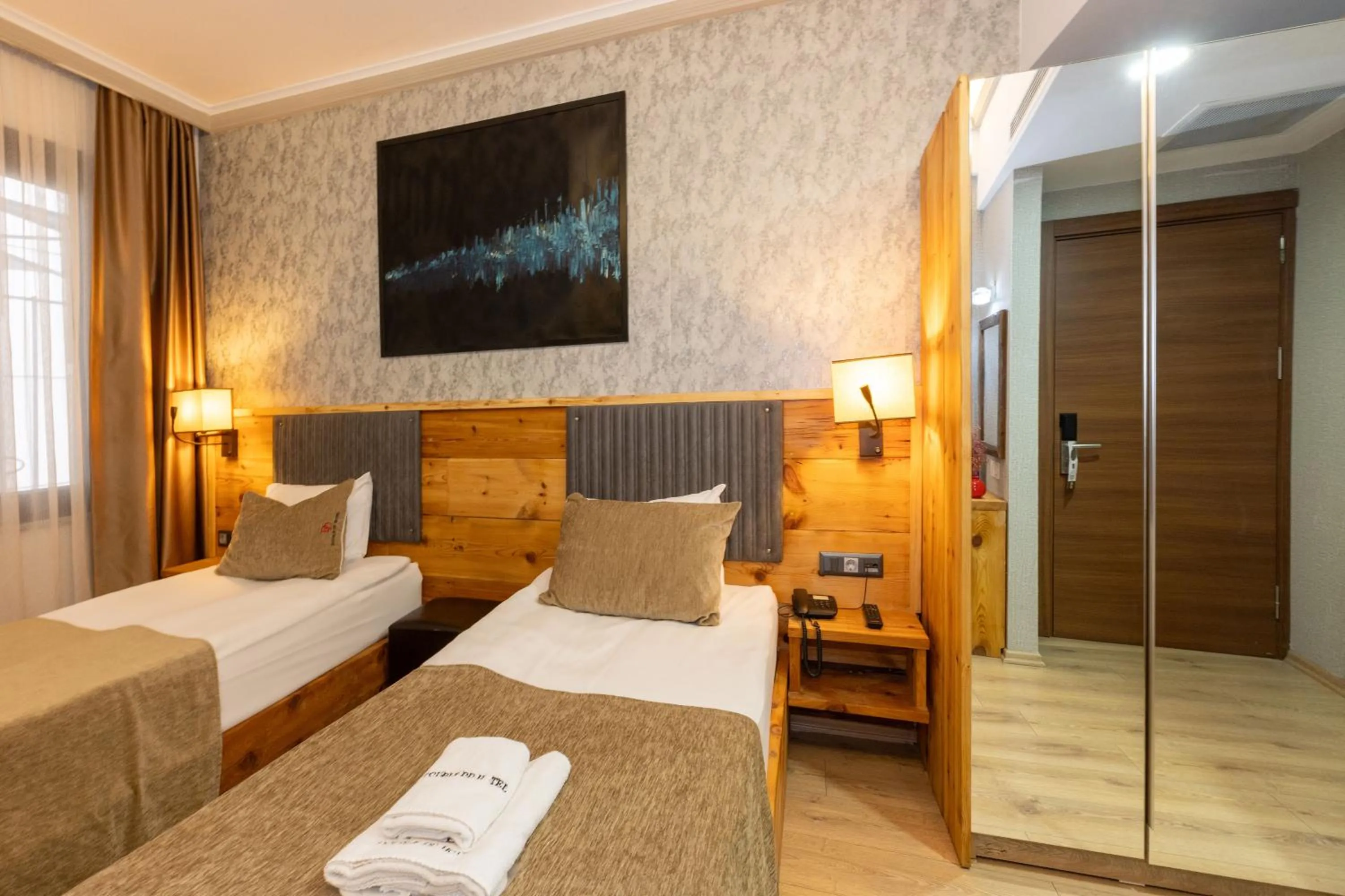 Photo of the whole room, Bed in Double DD Hotel