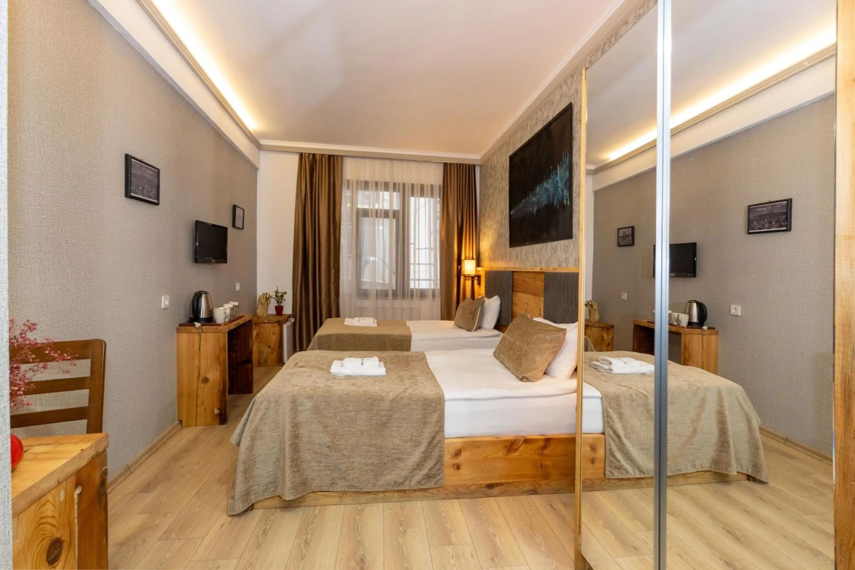 Photo of the whole room, Bed in Double DD Hotel