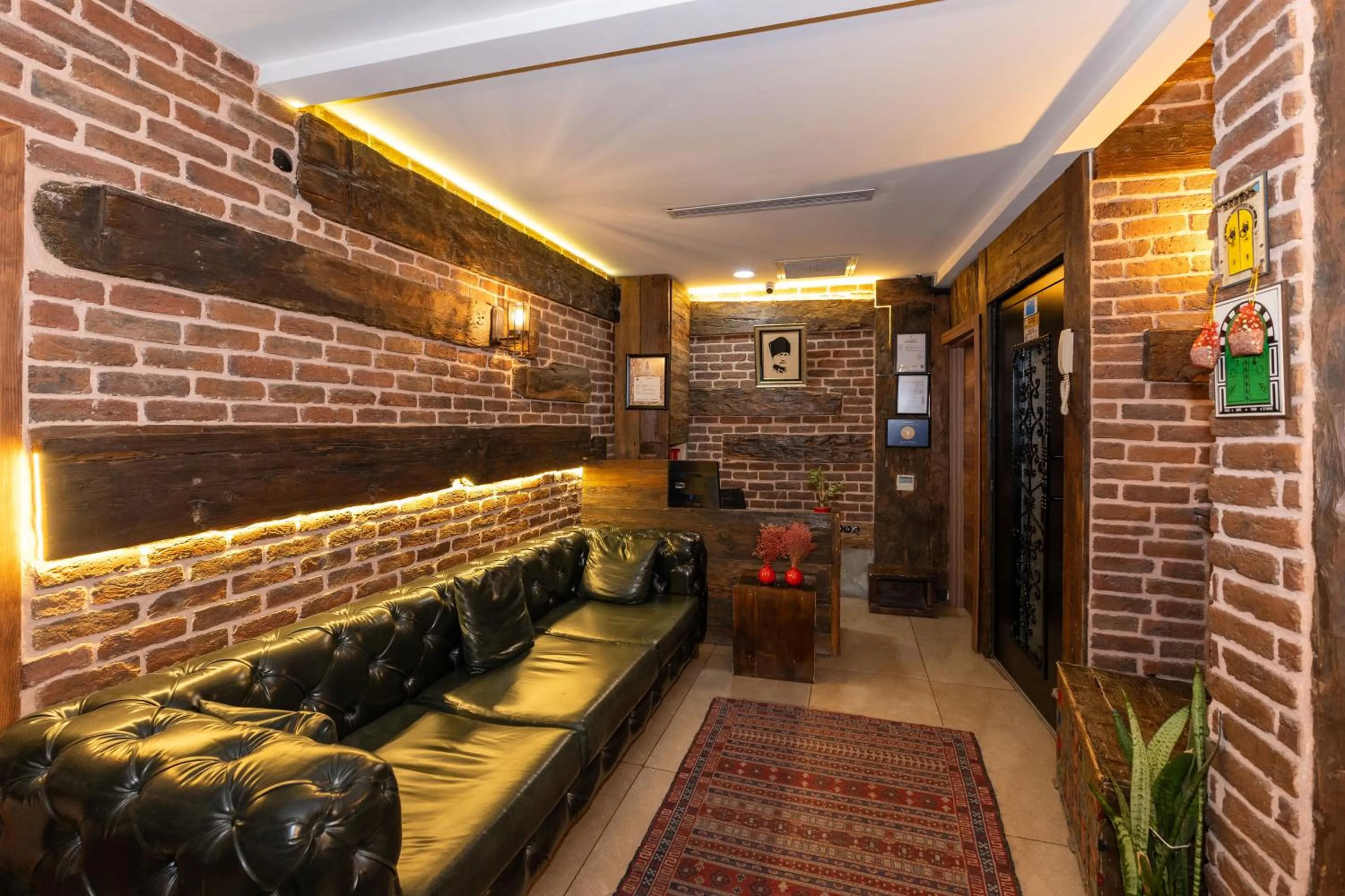 Lobby or reception in Double DD Hotel