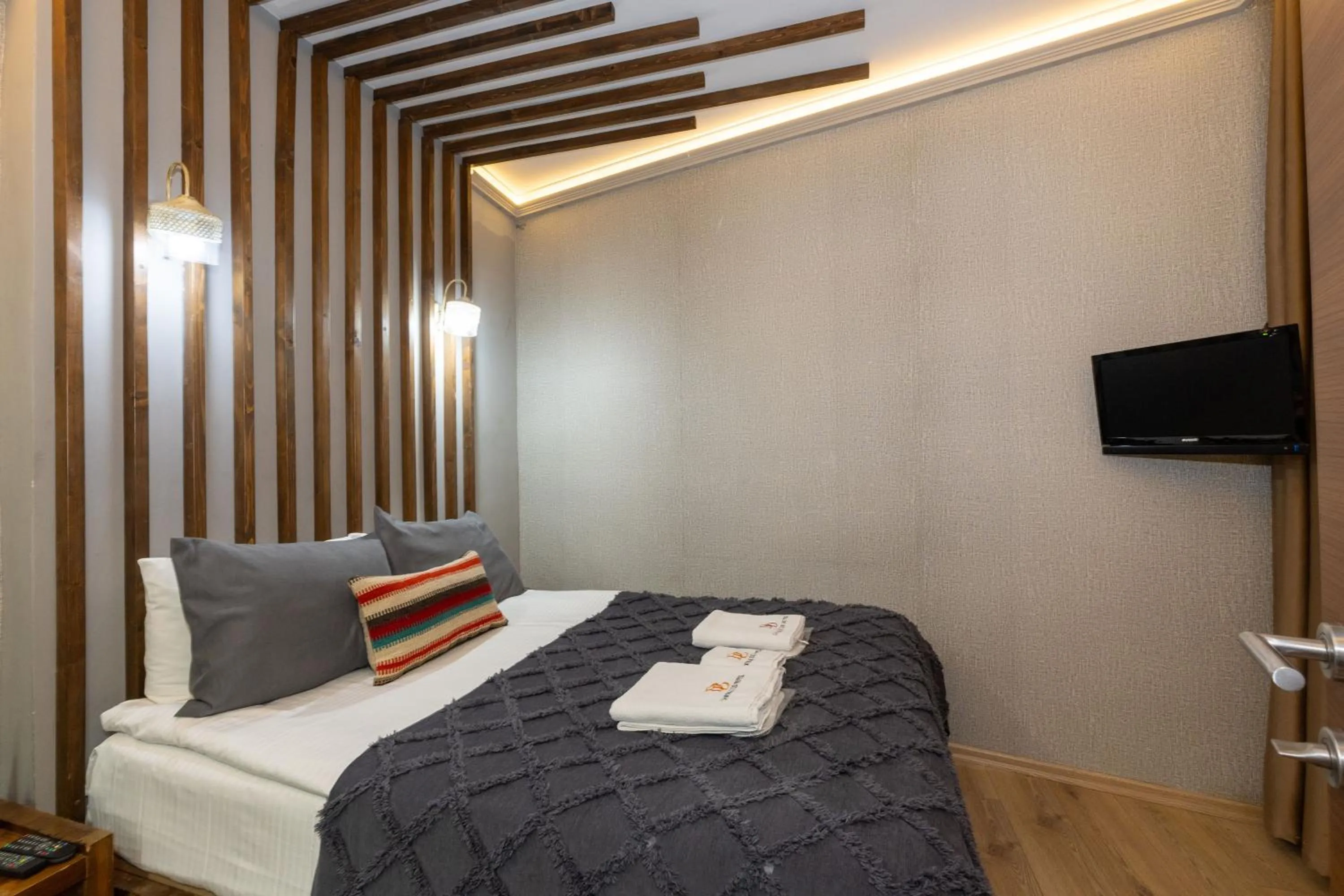 TV and multimedia, Bed in Double DD Hotel