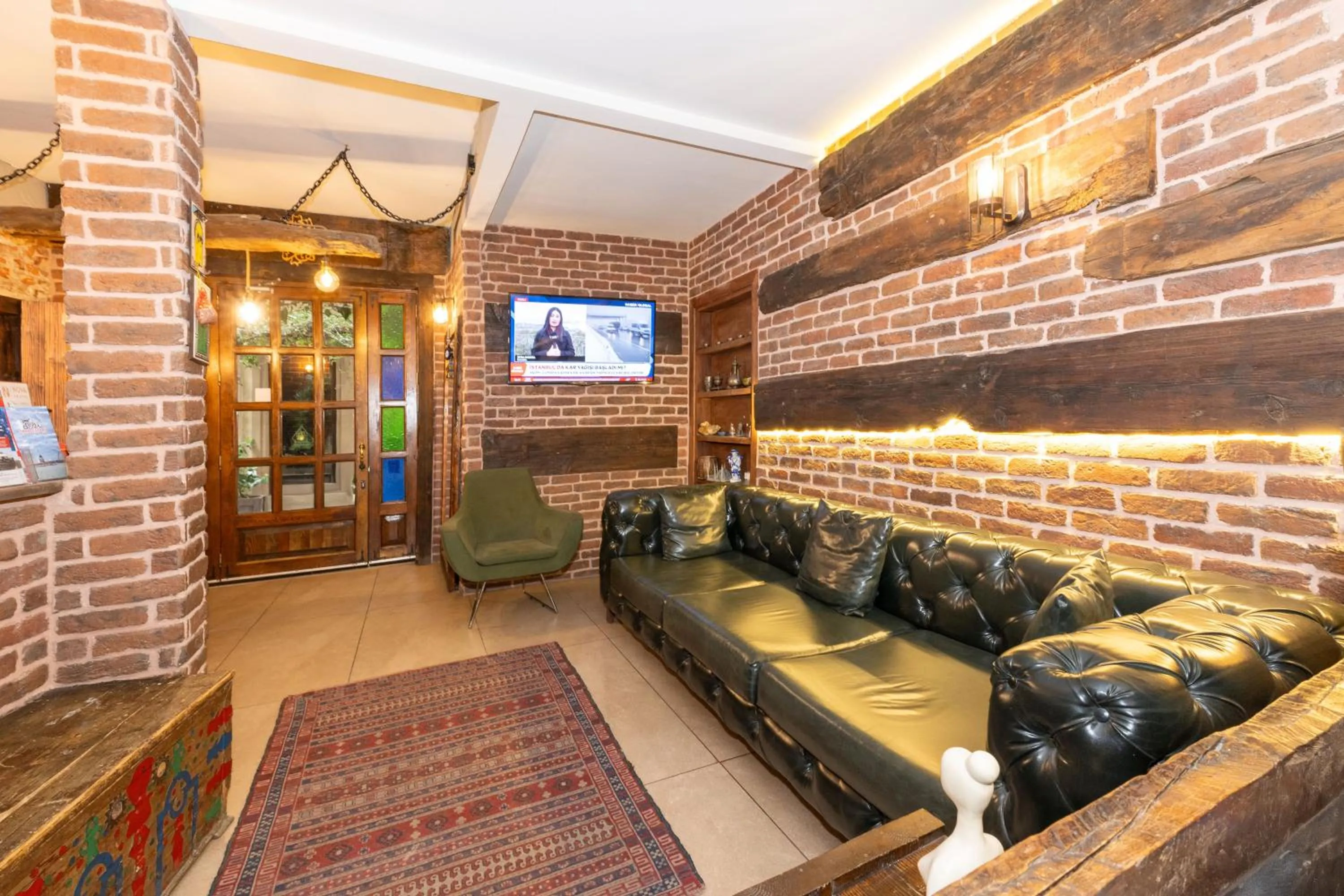 Lobby or reception in Double DD Hotel