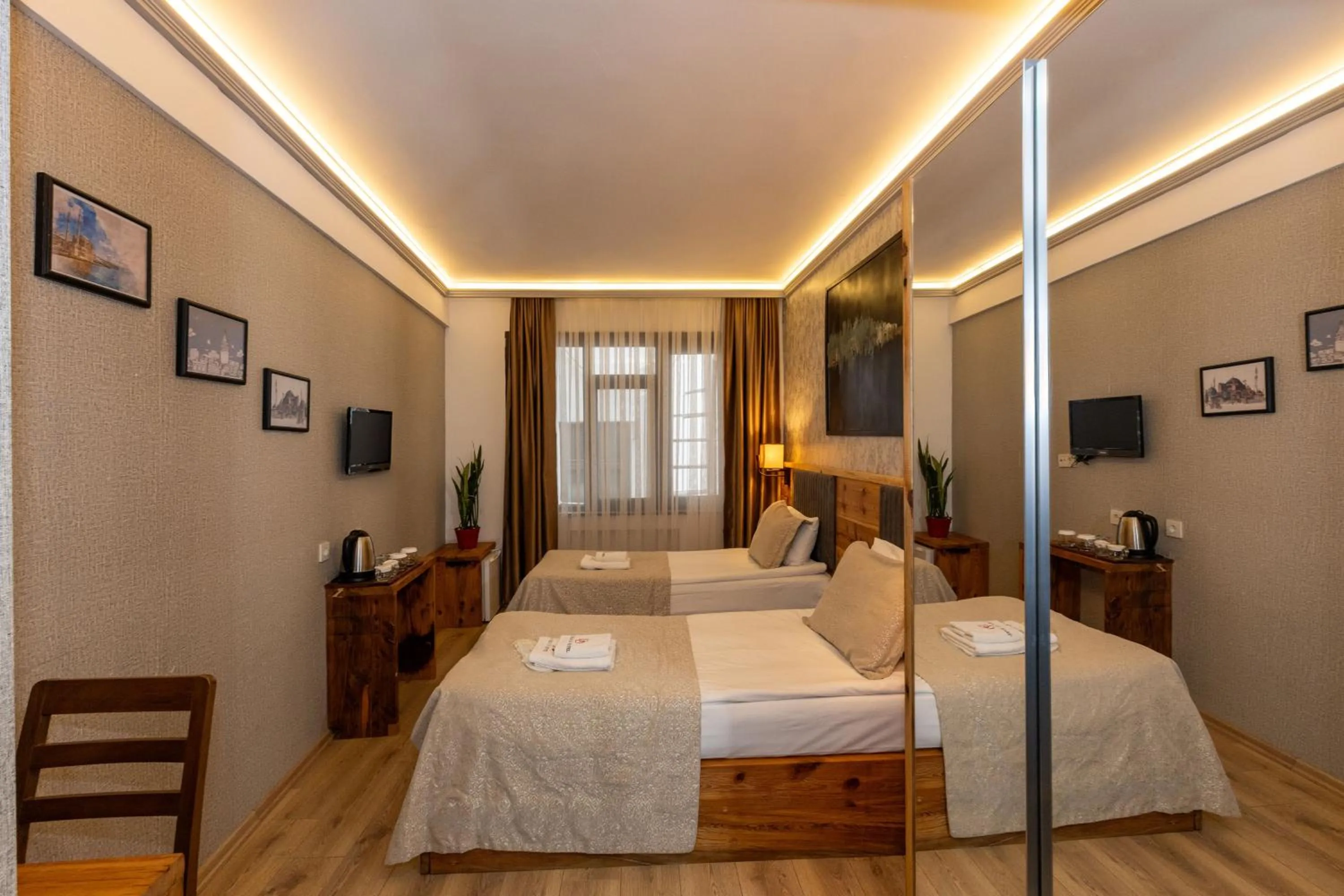 Photo of the whole room, Bed in Double DD Hotel