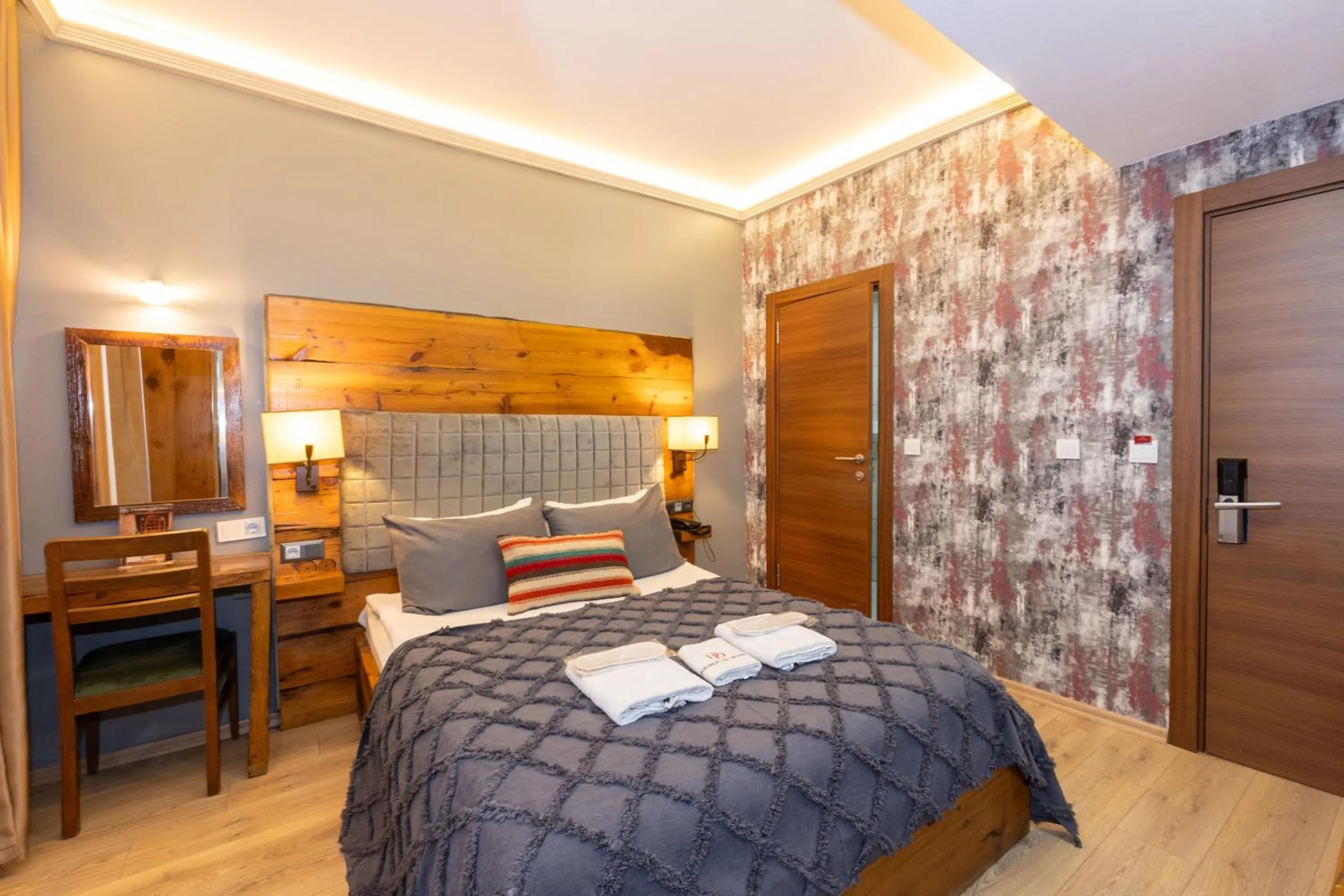 Photo of the whole room, Bed in Double DD Hotel