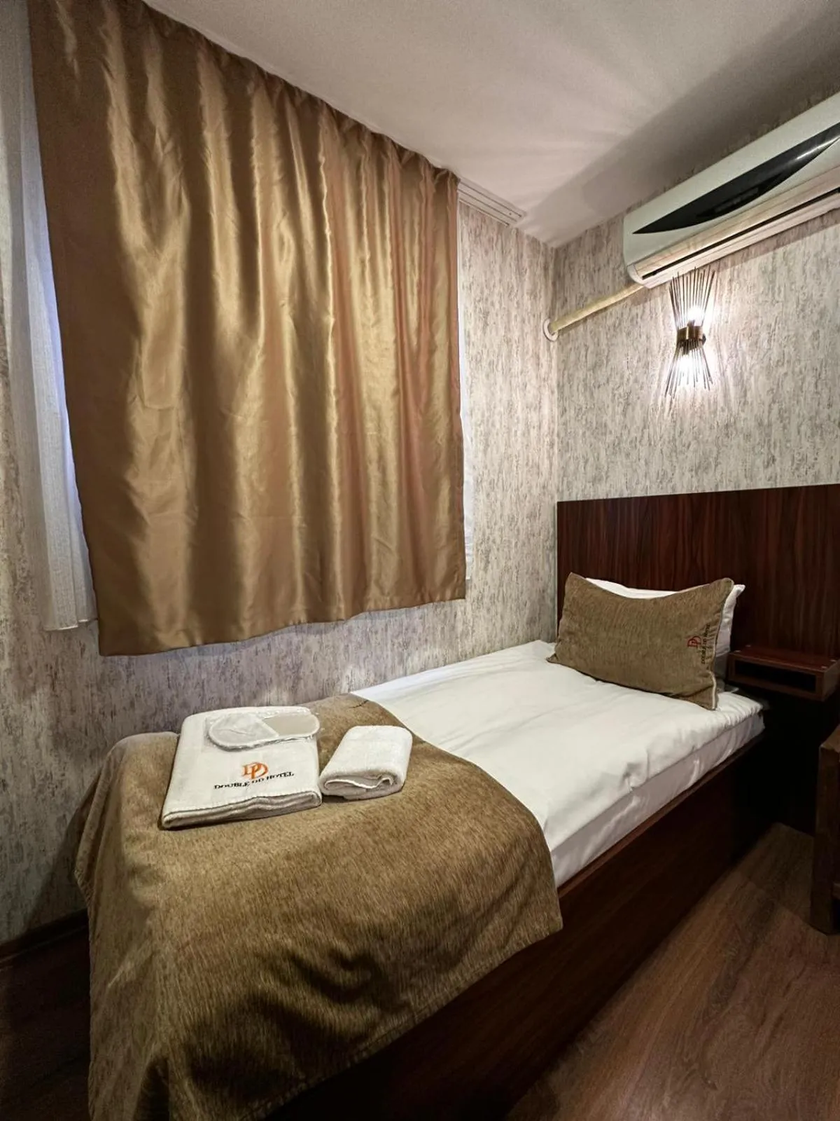 Bed in Double DD Hotel