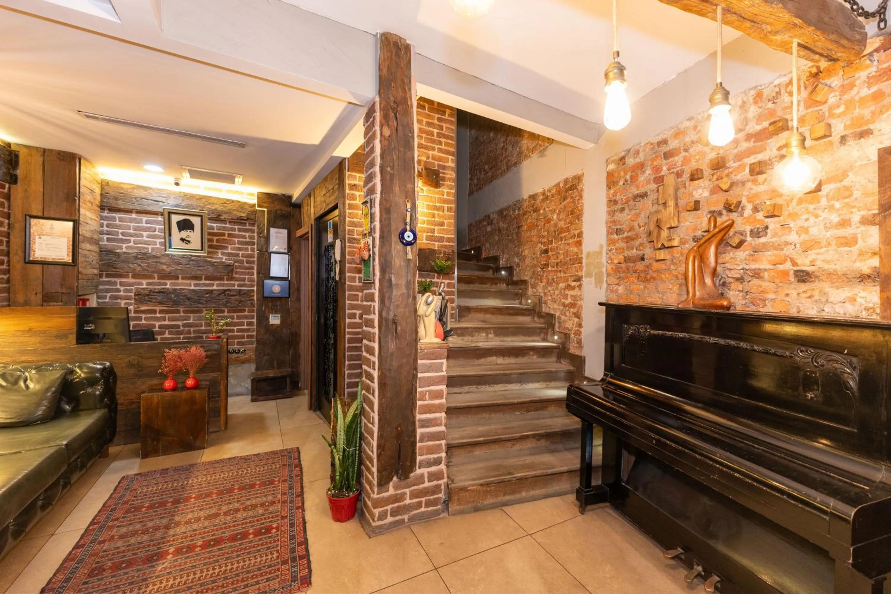 Lobby or reception in Double DD Hotel