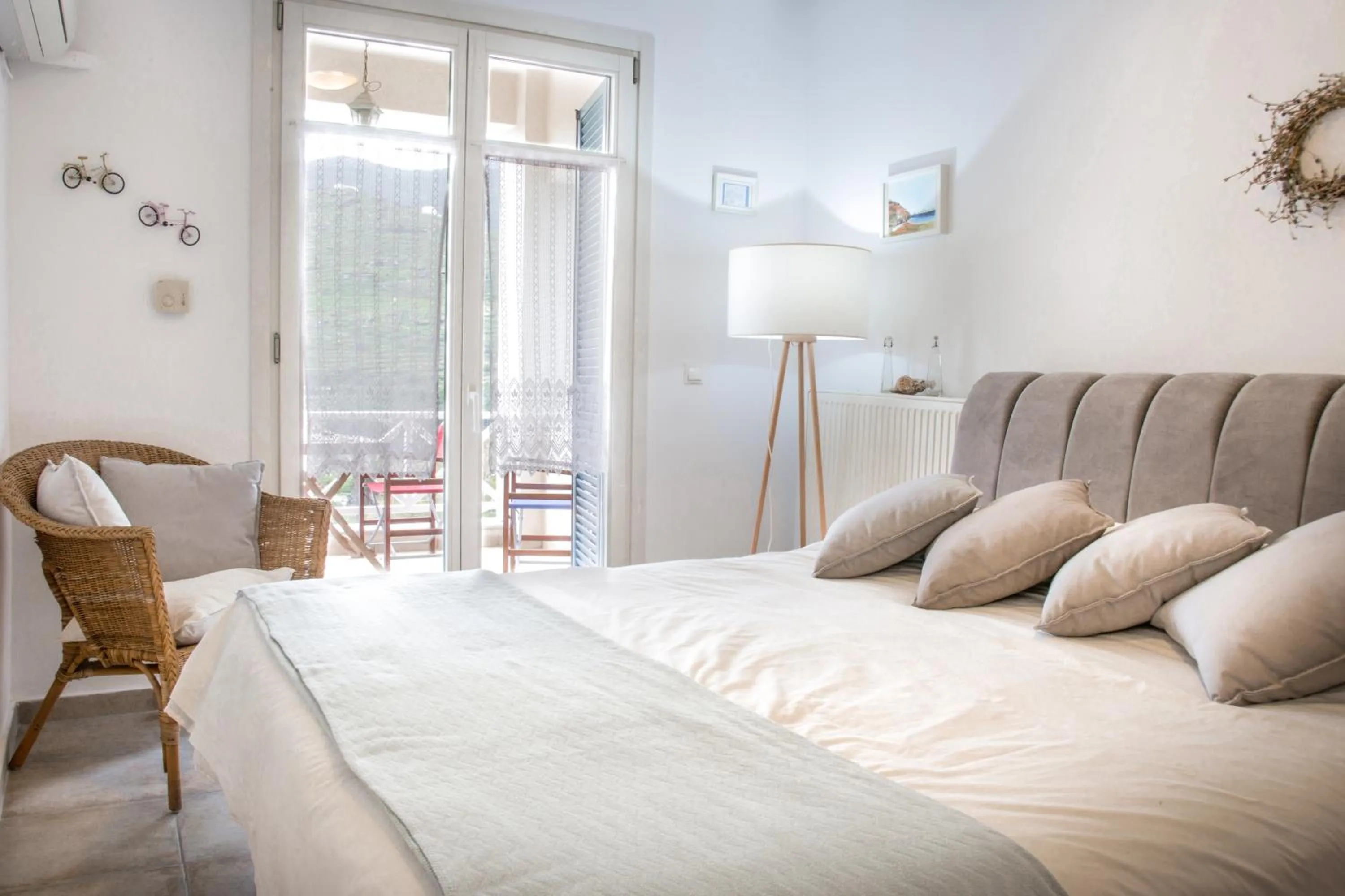 Bedroom, Bed in Anemomiloi Studios