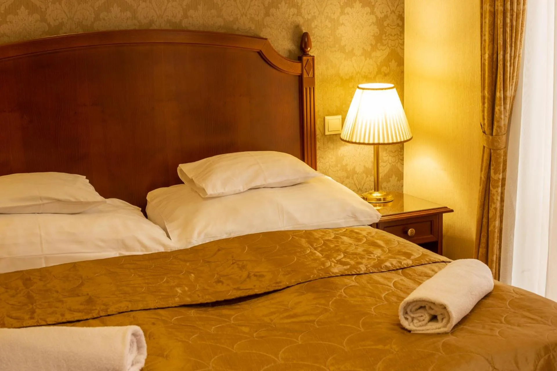 towels, Bed in Mozart Hotel