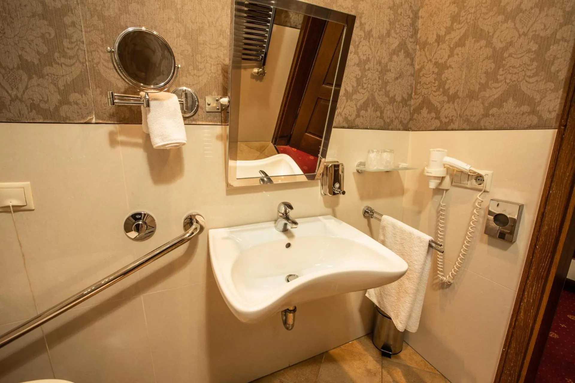 Bathroom in Mozart Hotel