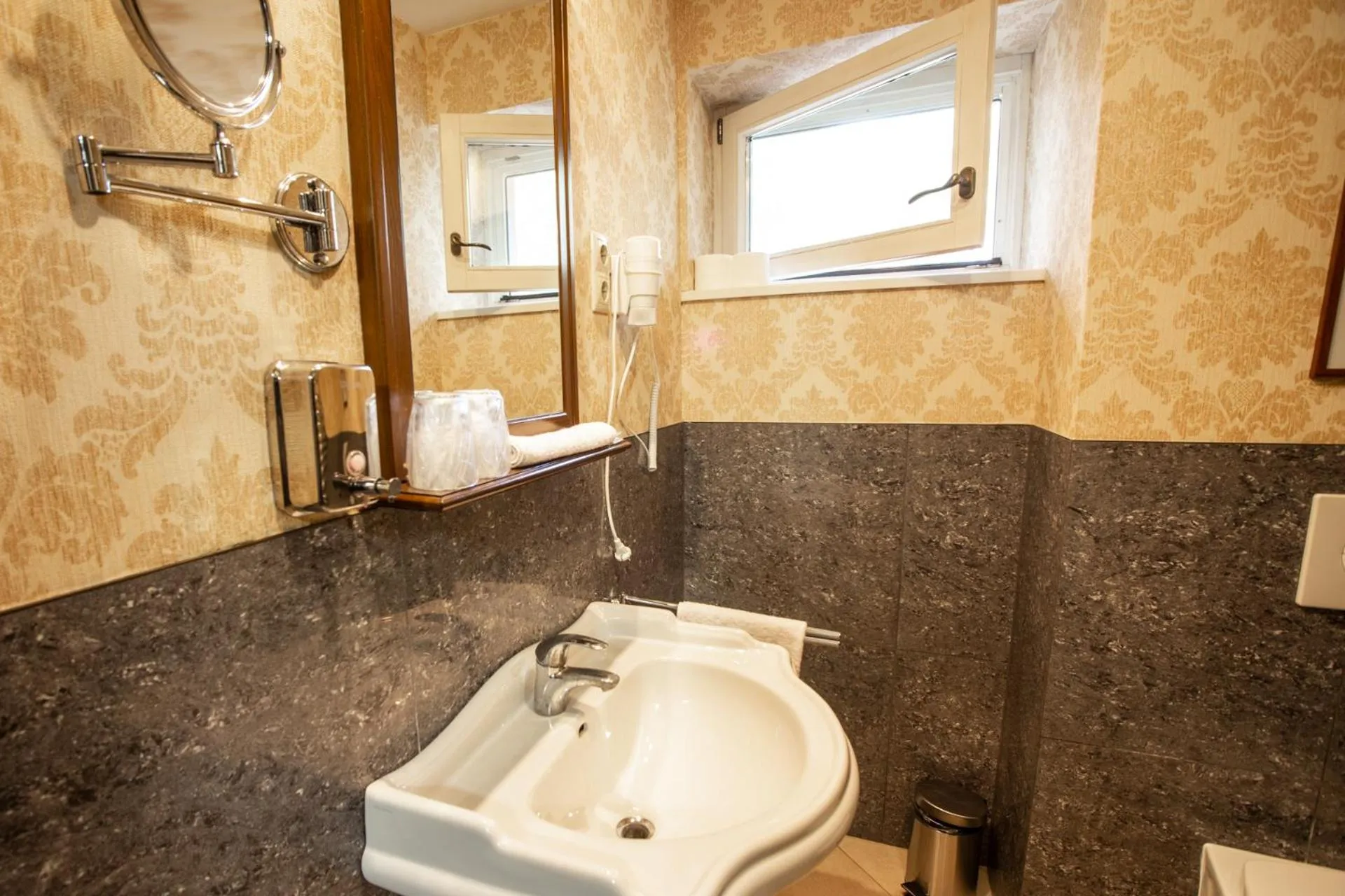 Bathroom in Mozart Hotel