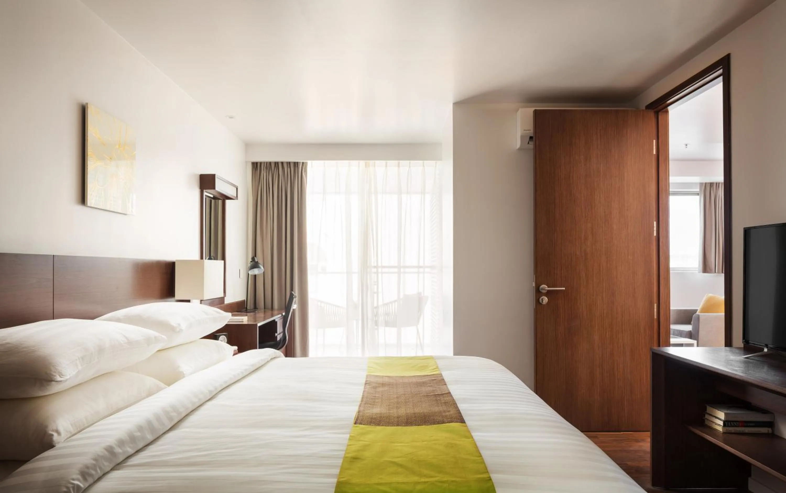 Guests, Bed in Hotel Emion Phnom Penh