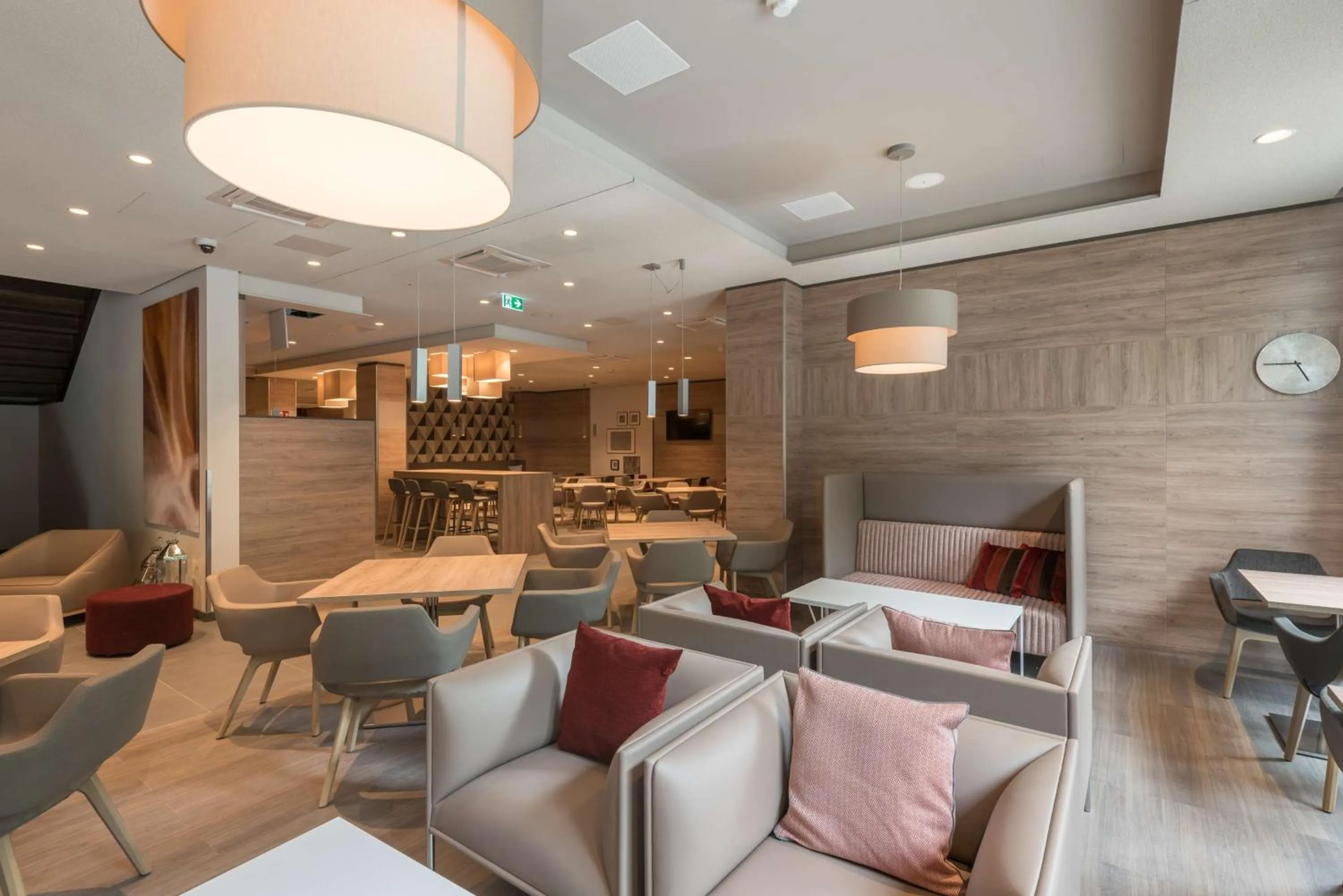 Restaurant/places to eat in Hampton By Hilton Frankfurt City Centre East