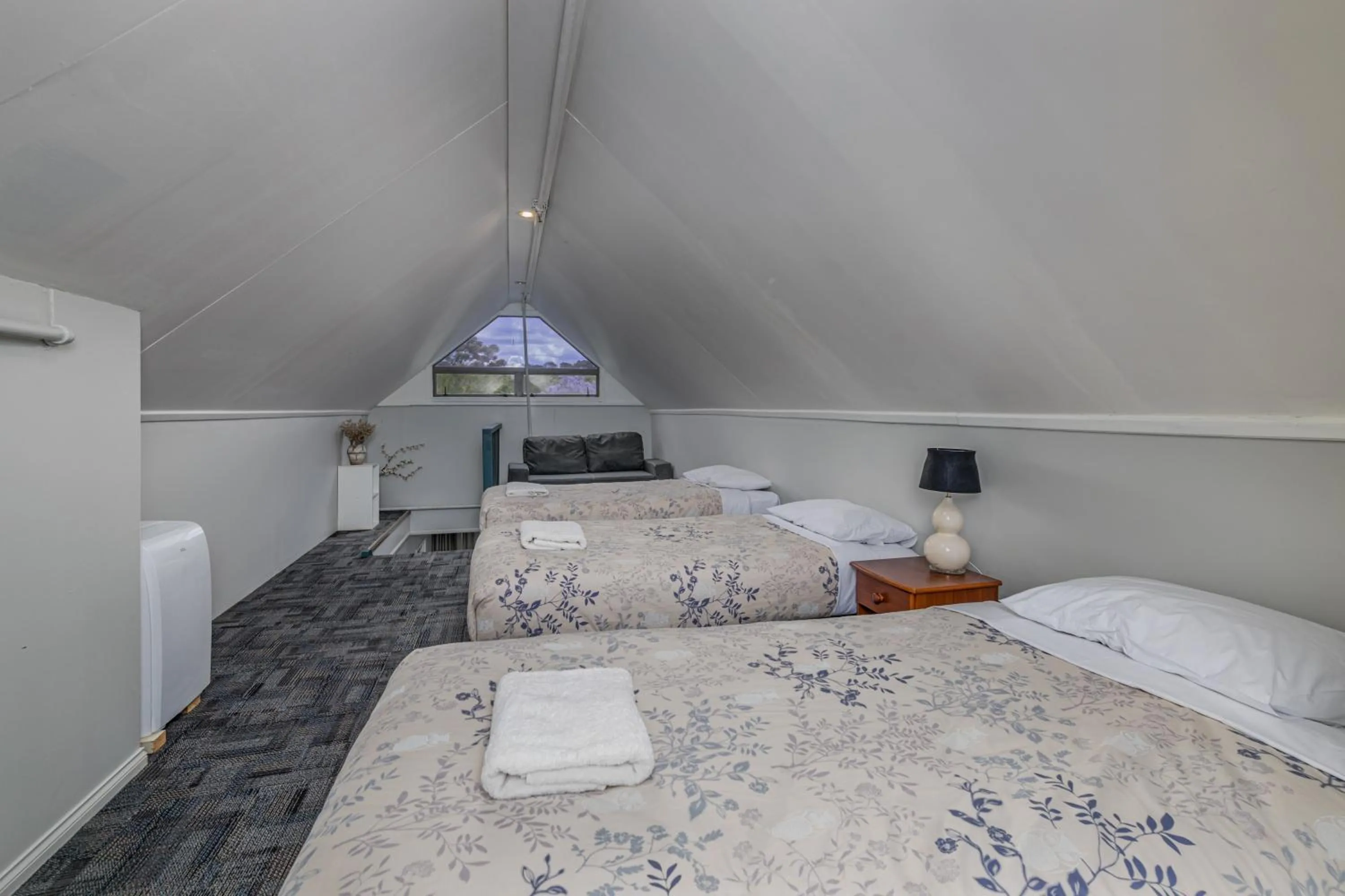 Bed in Riverside Lodge Paihia