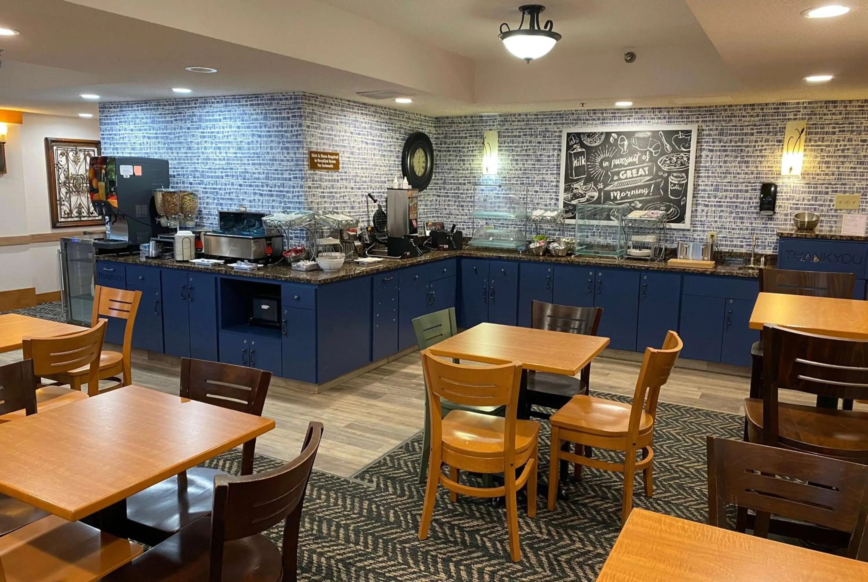 Breakfast in AmericInn by Wyndham Chanhassen