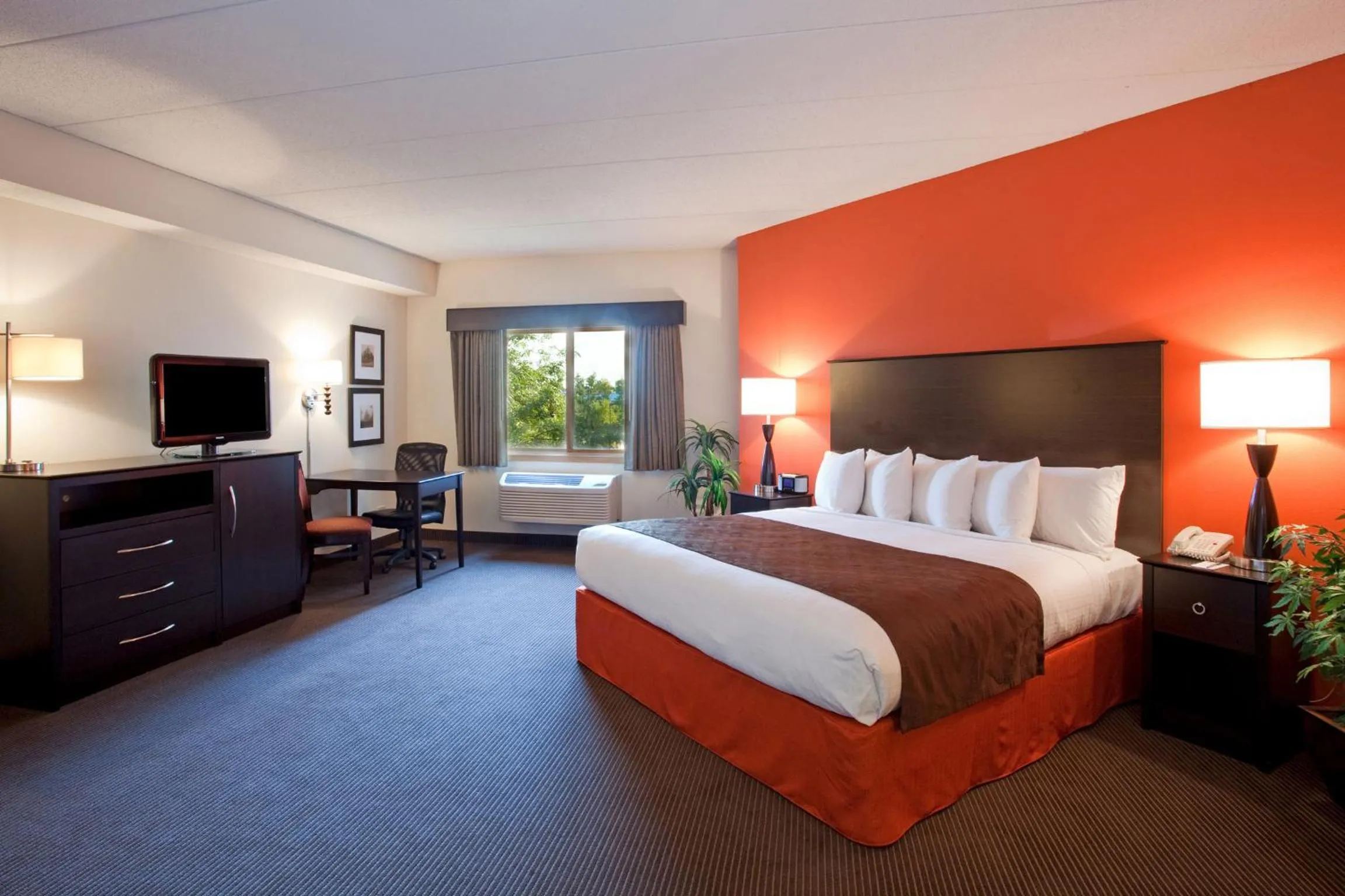Day, Bed in AmericInn by Wyndham Chanhassen