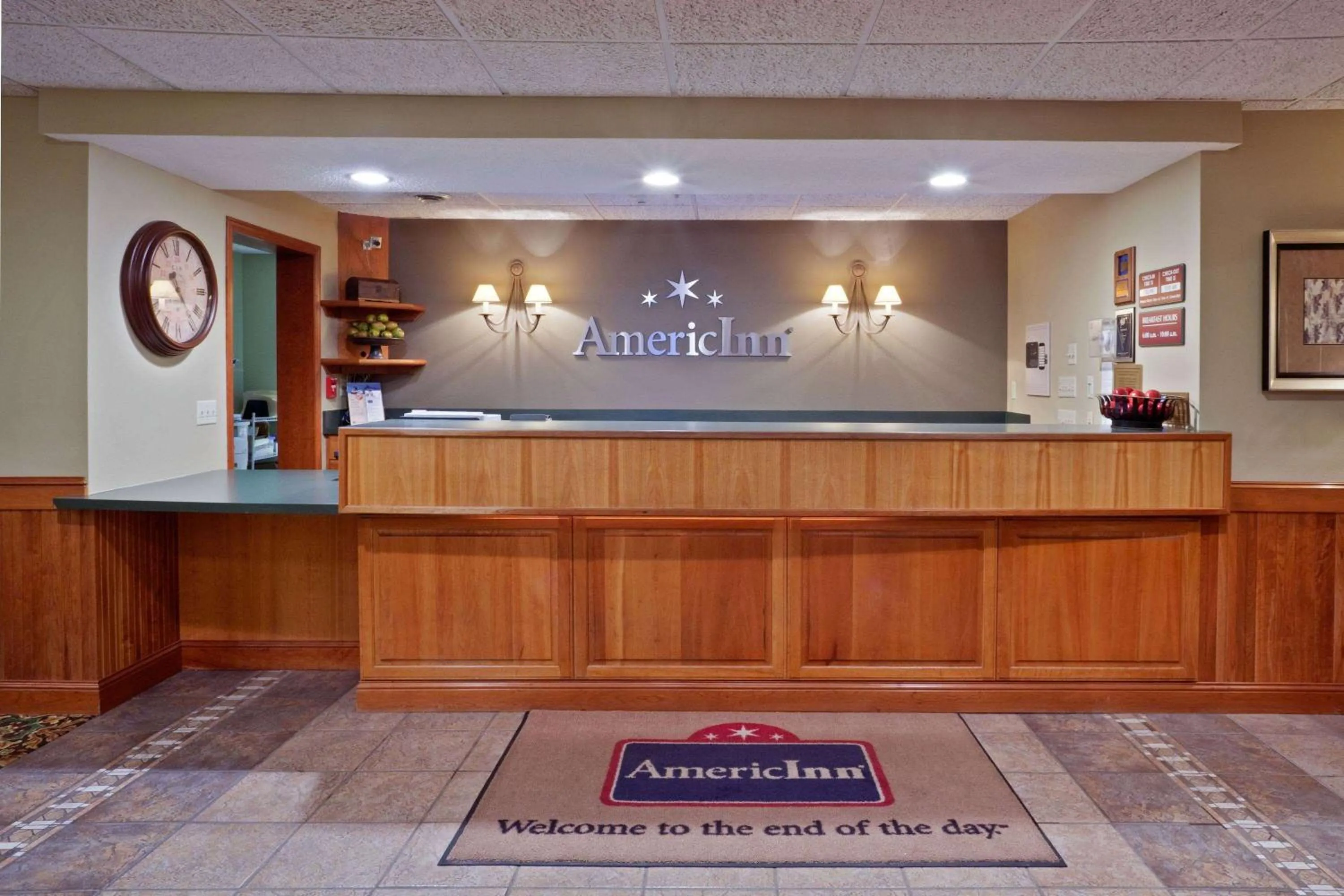 Lobby or reception in AmericInn by Wyndham Chanhassen