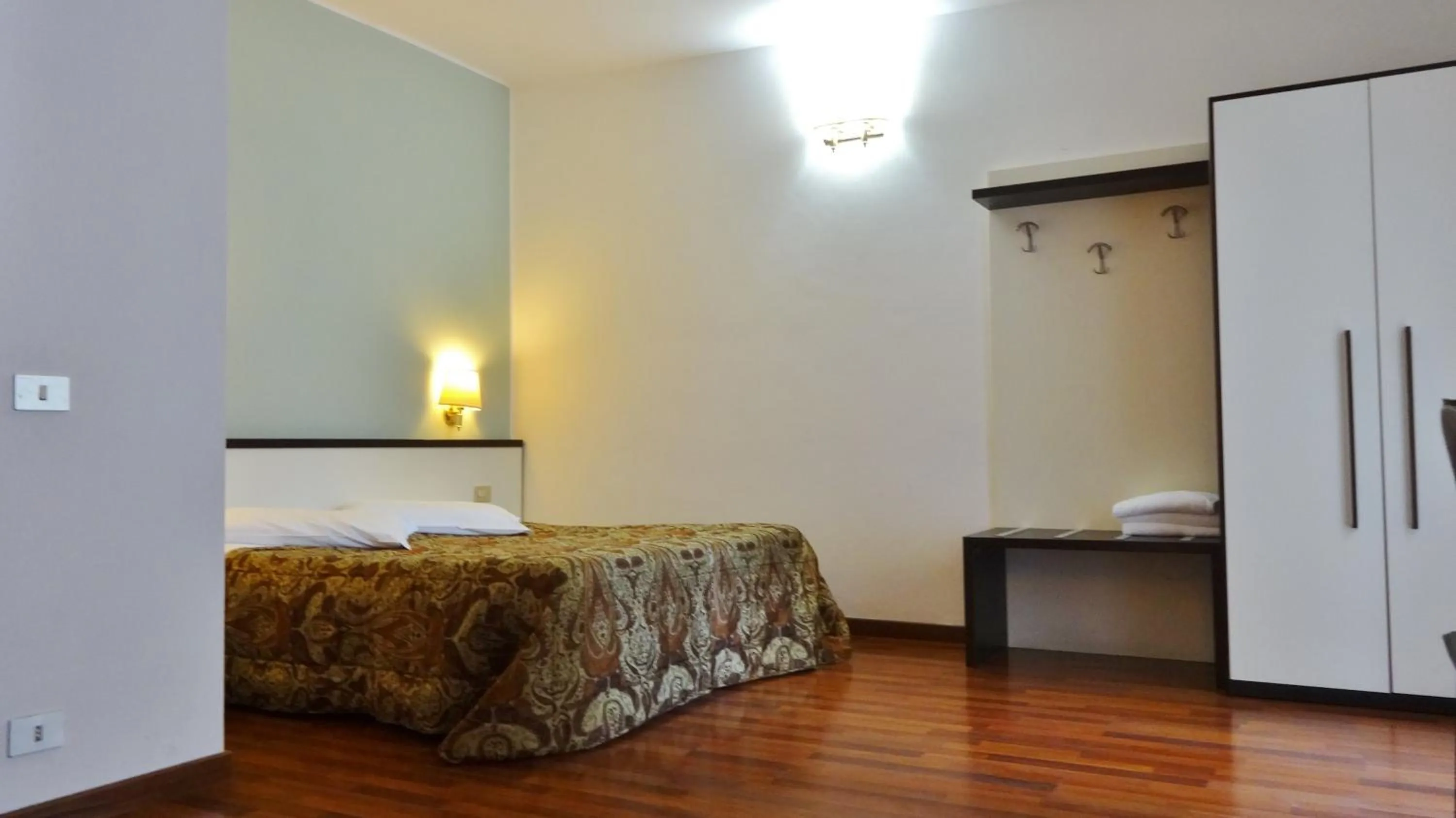 Photo of the whole room, Bed in Lux Hotel Durante