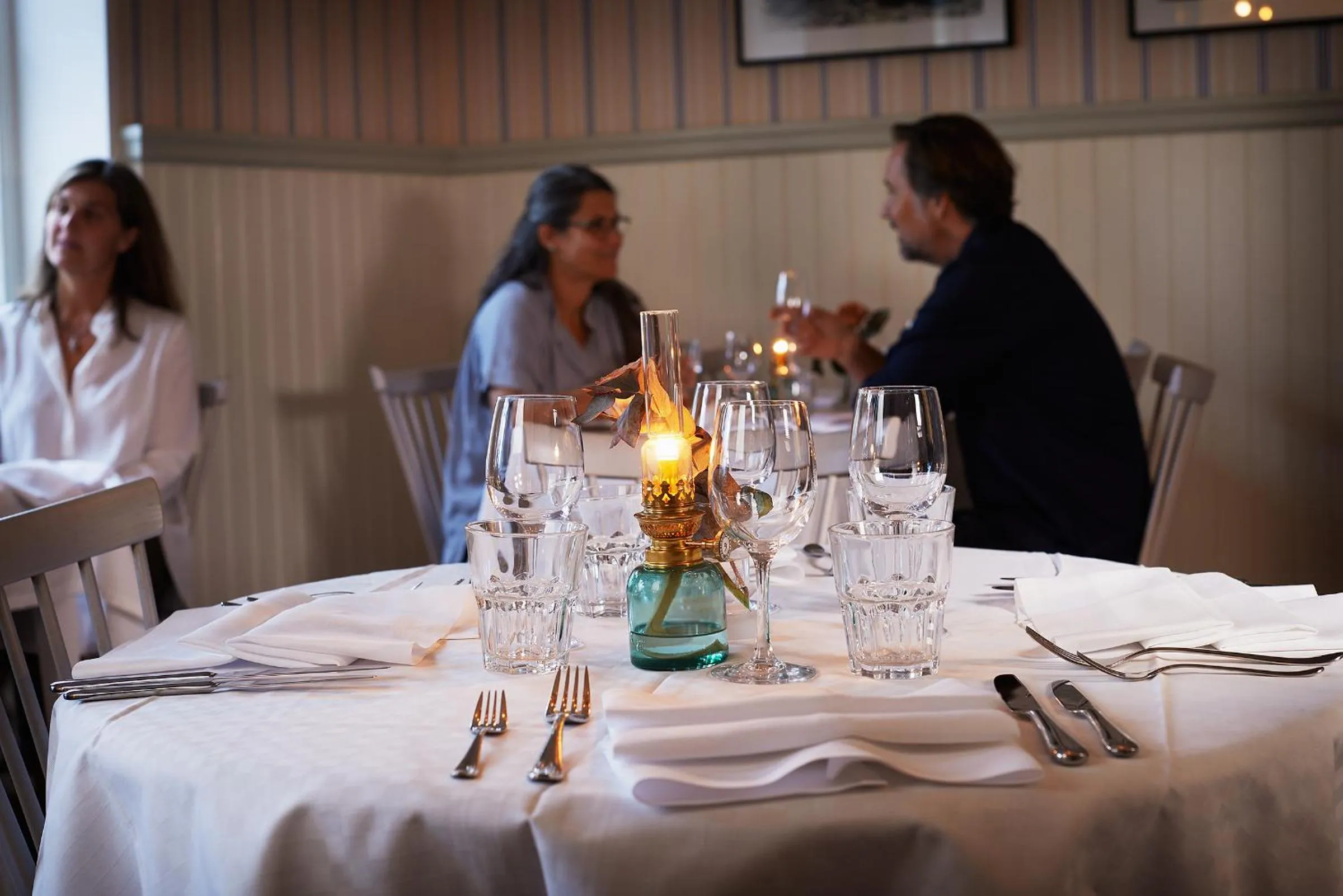 group of guests in Kivikstrand Badhotell